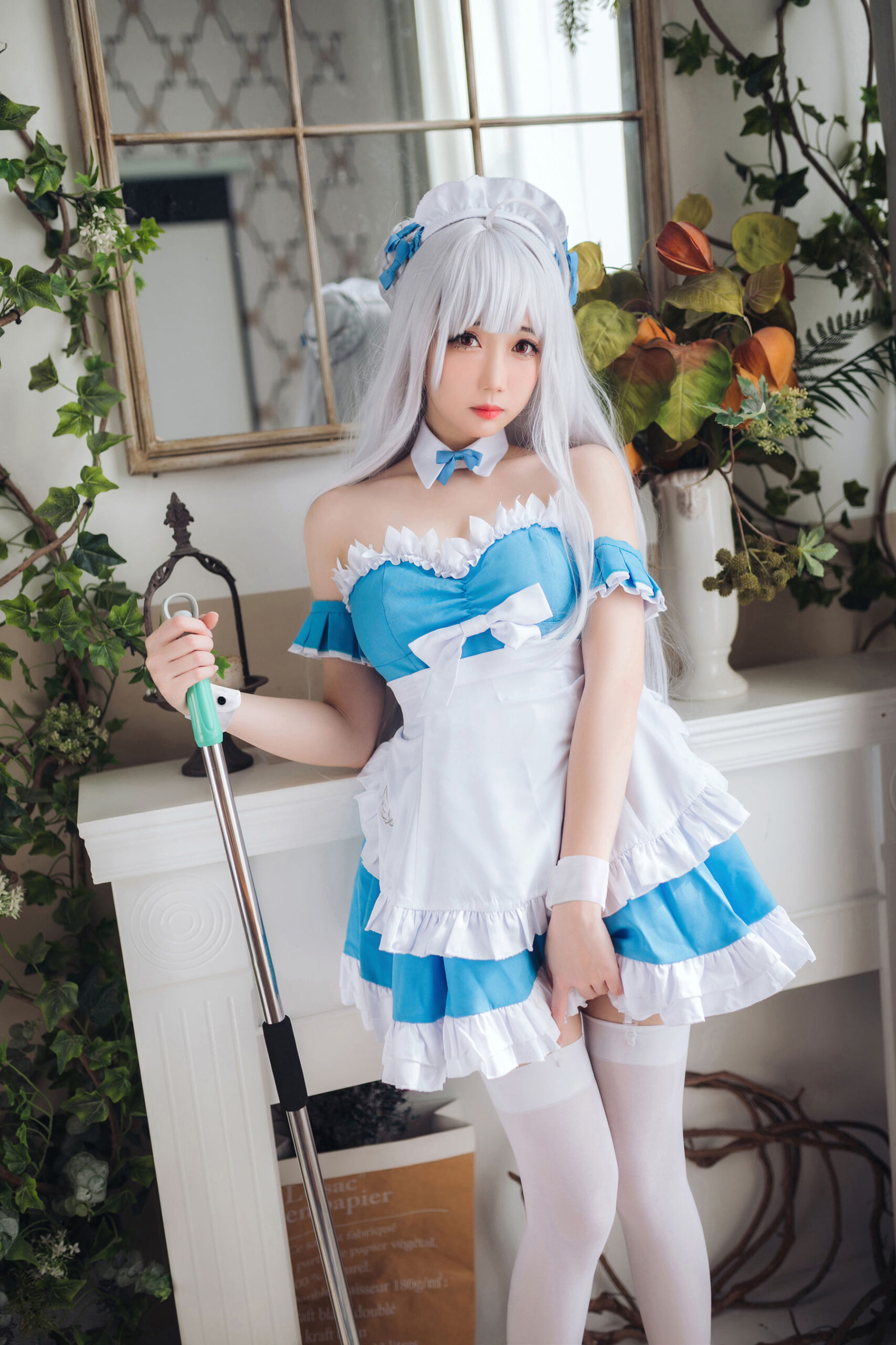 焖焖碳 – 小天鹅女仆 Cosplay 甜美写真 动漫角色扮演