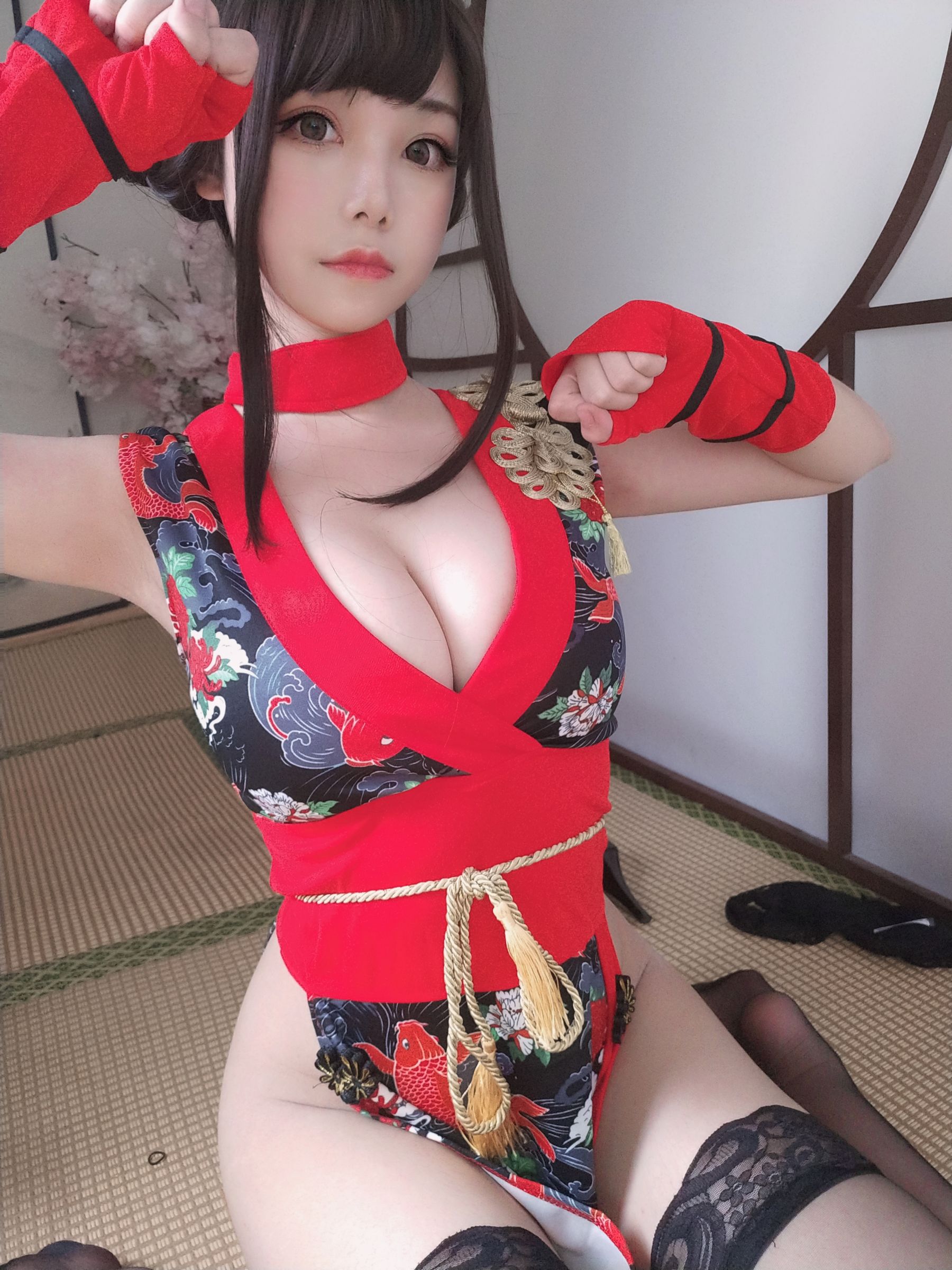 蜜汁猫裘 红武士Cosplay 性感铠甲战士写真集