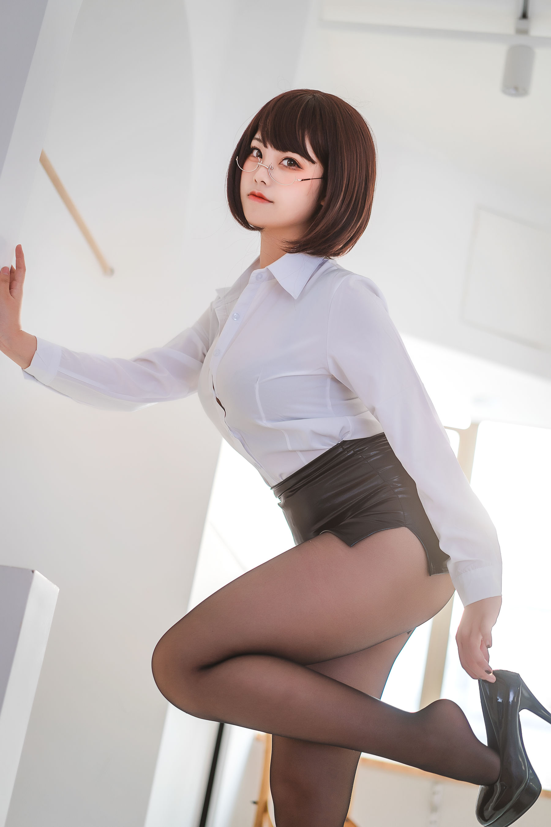 蜜汁猫裘 – 醉OL Cosplay 职场OL写真 办公室制服诱惑插图