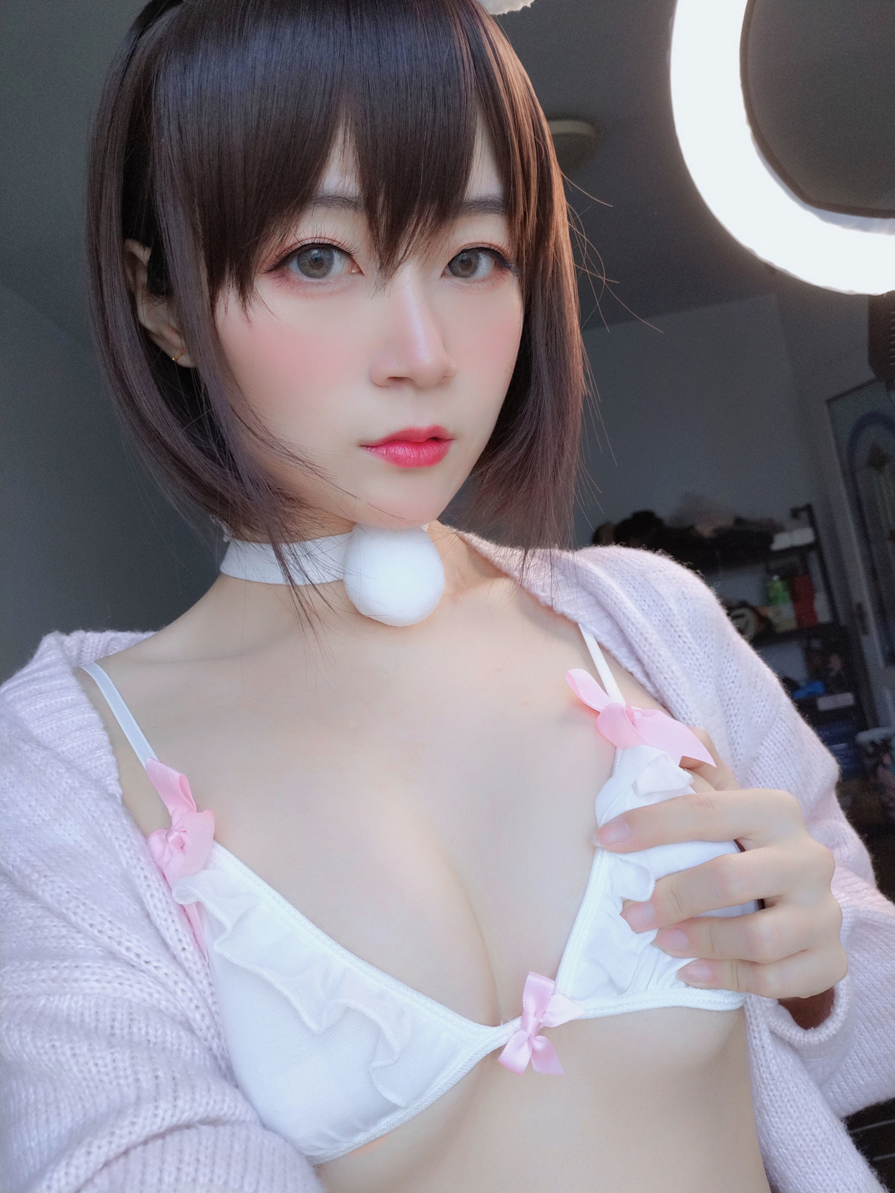 Coser小姐姐白银 – 可爱兔子cosplay写真集 萌系兔耳少女摄影作品插图 Coser小姐姐白银 – 可爱兔子cosplay写真集 萌系兔耳少女摄影作品插图