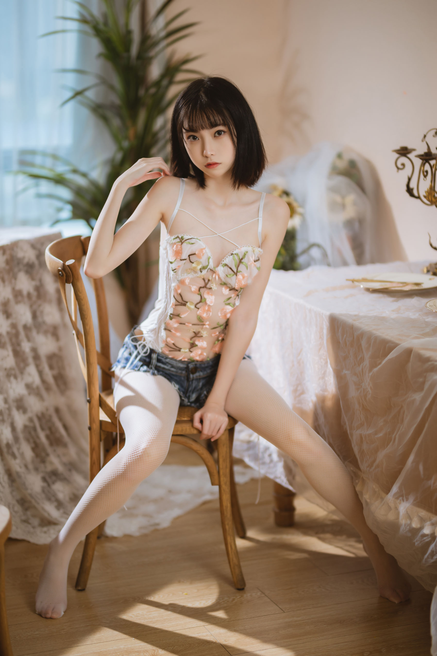 许岚 – 纯欲牛仔短裤性感写真 Cosplay美图插图 许岚 – 纯欲牛仔短裤性感写真 Cosplay美图插图