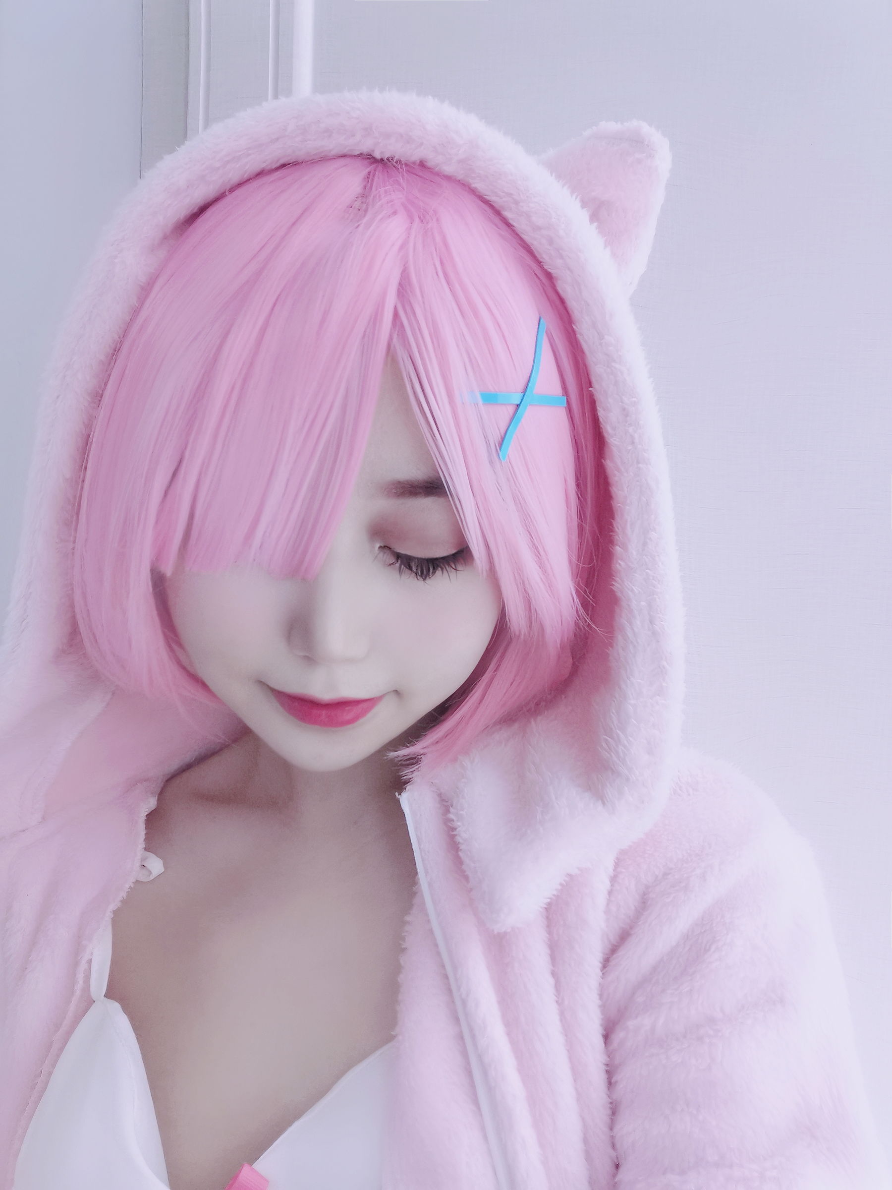 eloise软软 – 拉姆睡衣cosplay写真 蕾姆同款睡裙 ReZero从零开始 雷姆姐妹 动漫角色扮演插图