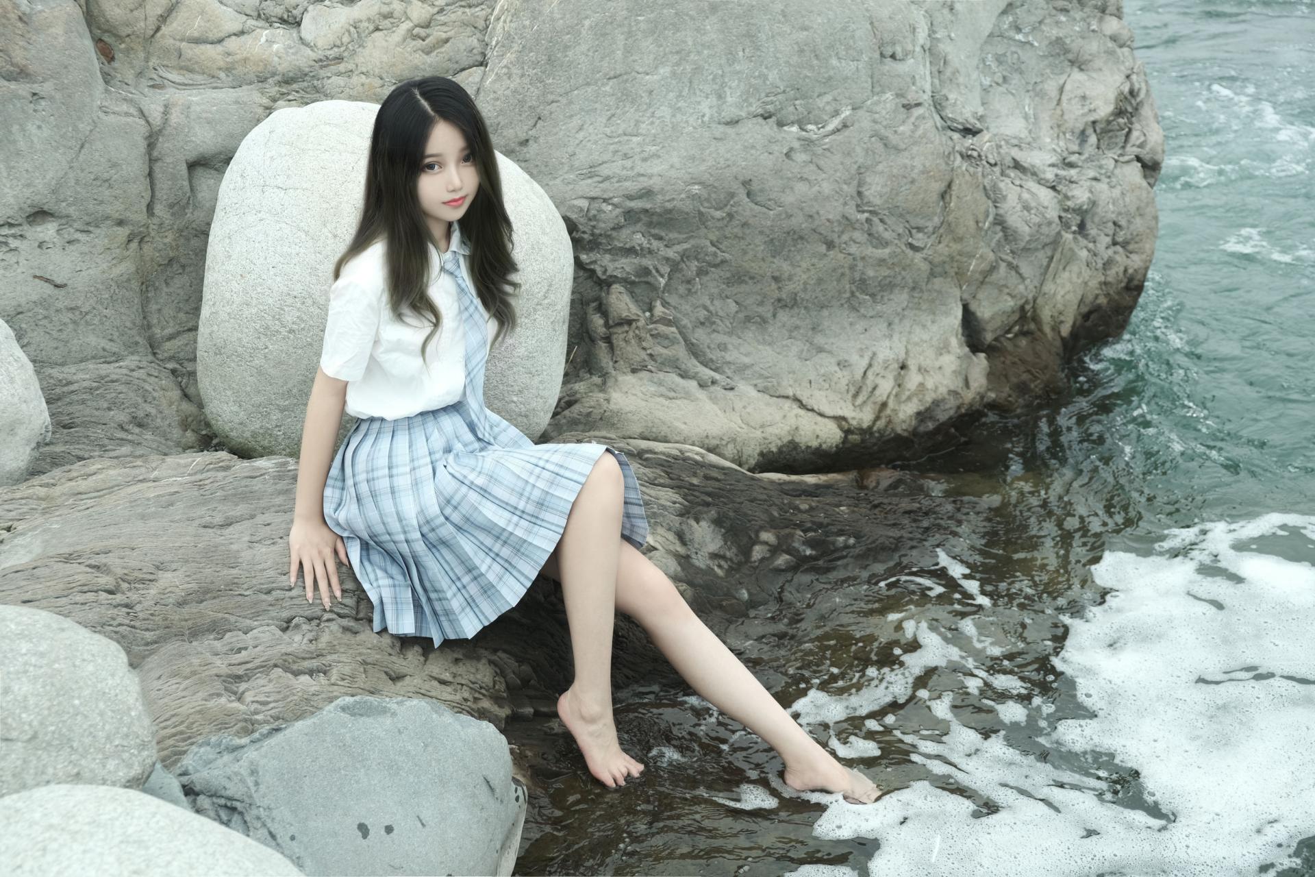 eloise软软 河边JK少女写真 清新制服cosplay摄影插图 eloise软软 河边JK少女写真 清新制服cosplay摄影插图