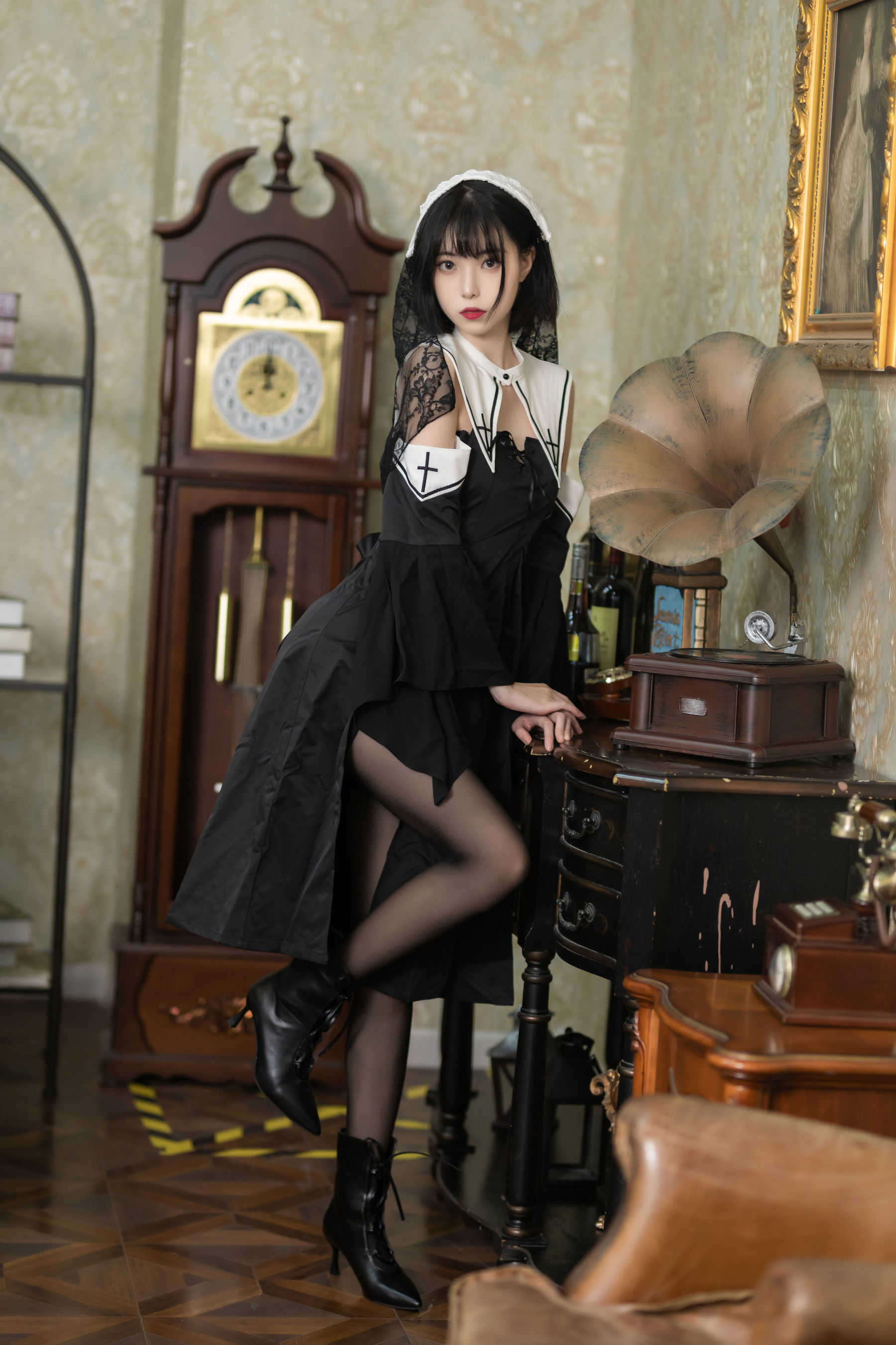 许岚 暗黑修女Cosplay角色扮演 哥特风修女服 高清摄影作品插图 许岚 暗黑修女Cosplay角色扮演 哥特风修女服 高清摄影作品插图