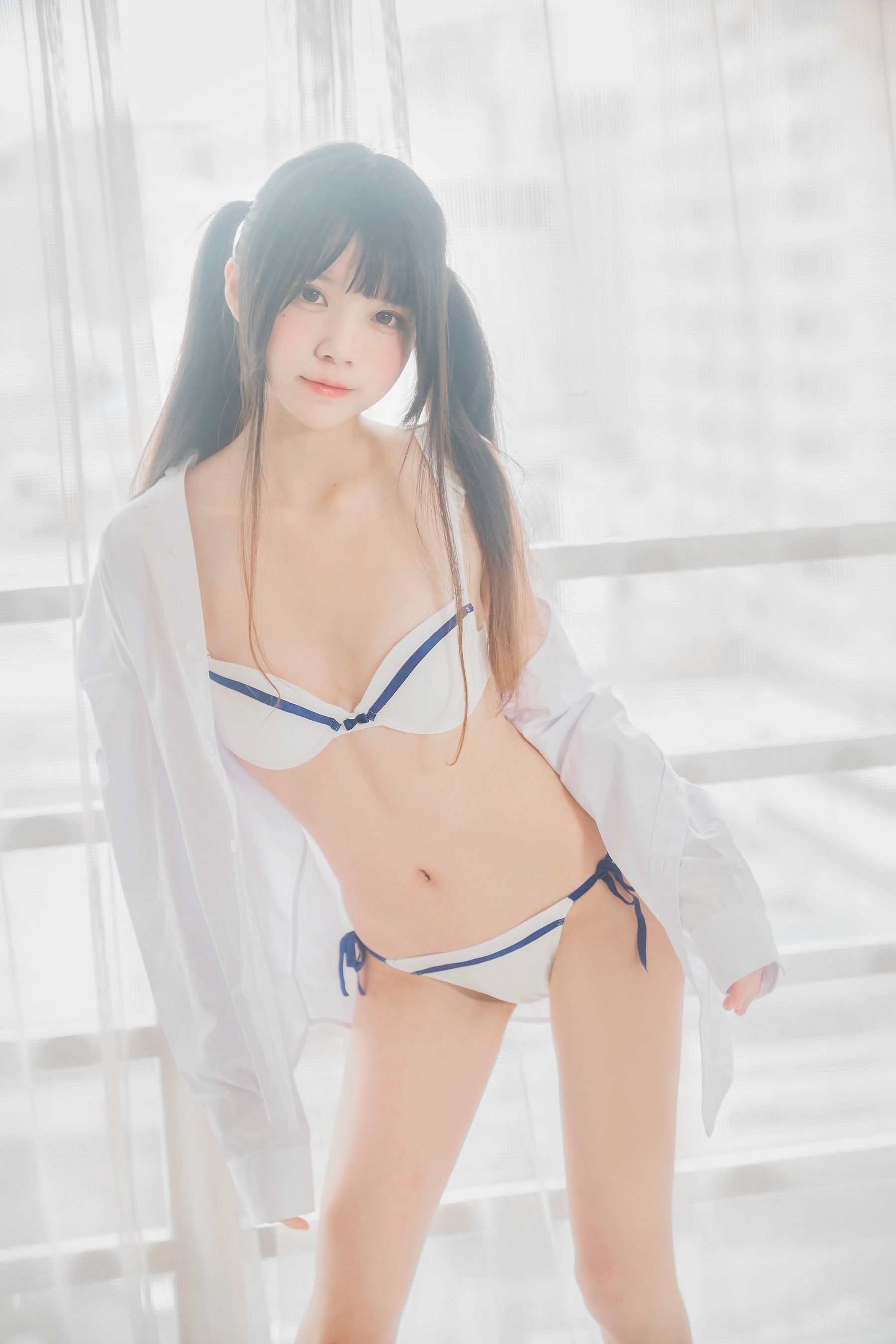 桜桃喵 – 白衬衫双马尾少女写真 Cosplay摄影作品插图 桜桃喵 – 白衬衫双马尾少女写真 Cosplay摄影作品插图