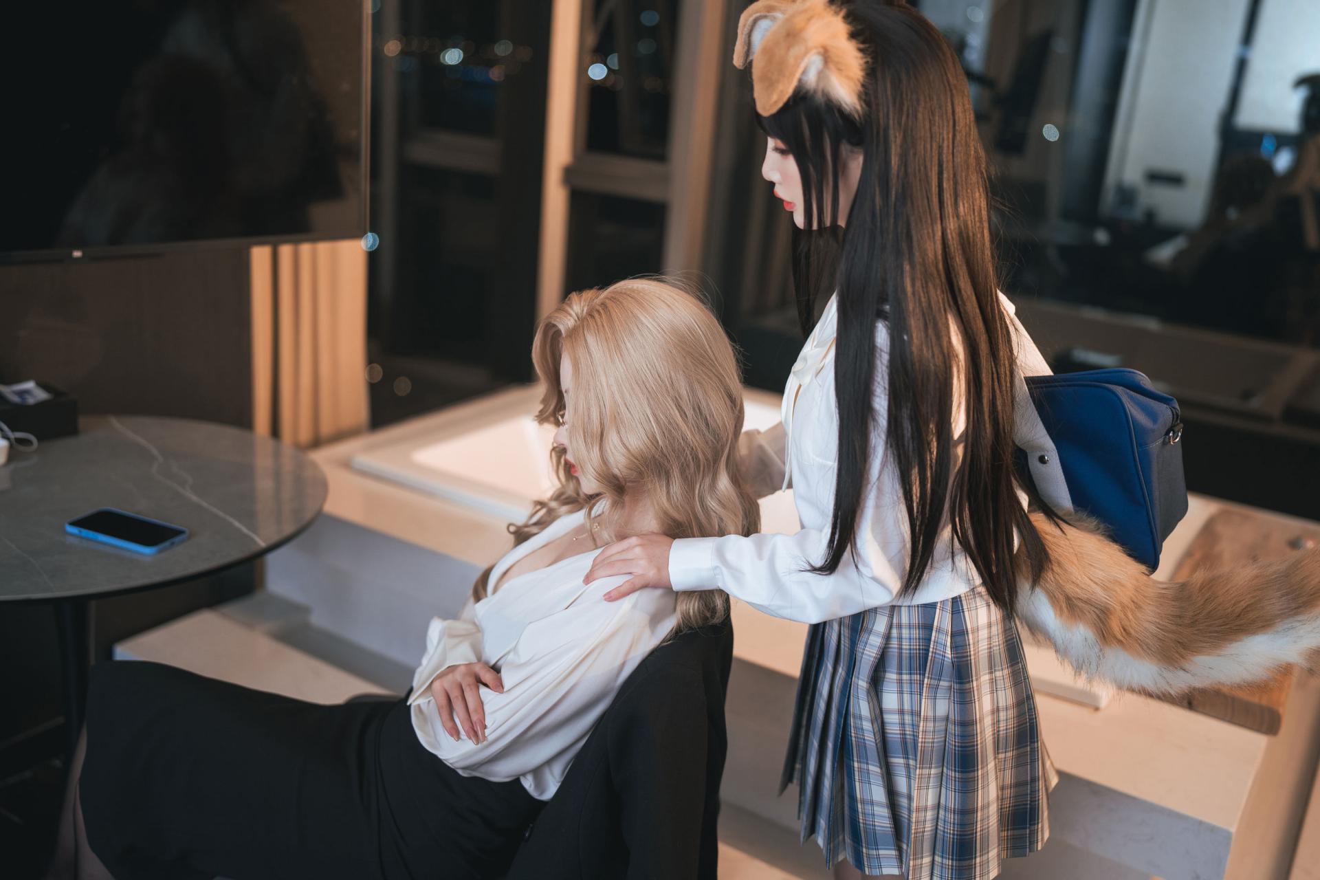 rioko凉凉子&面饼仙儿 – 女上司双人Cosplay 职场OL制服诱惑插图