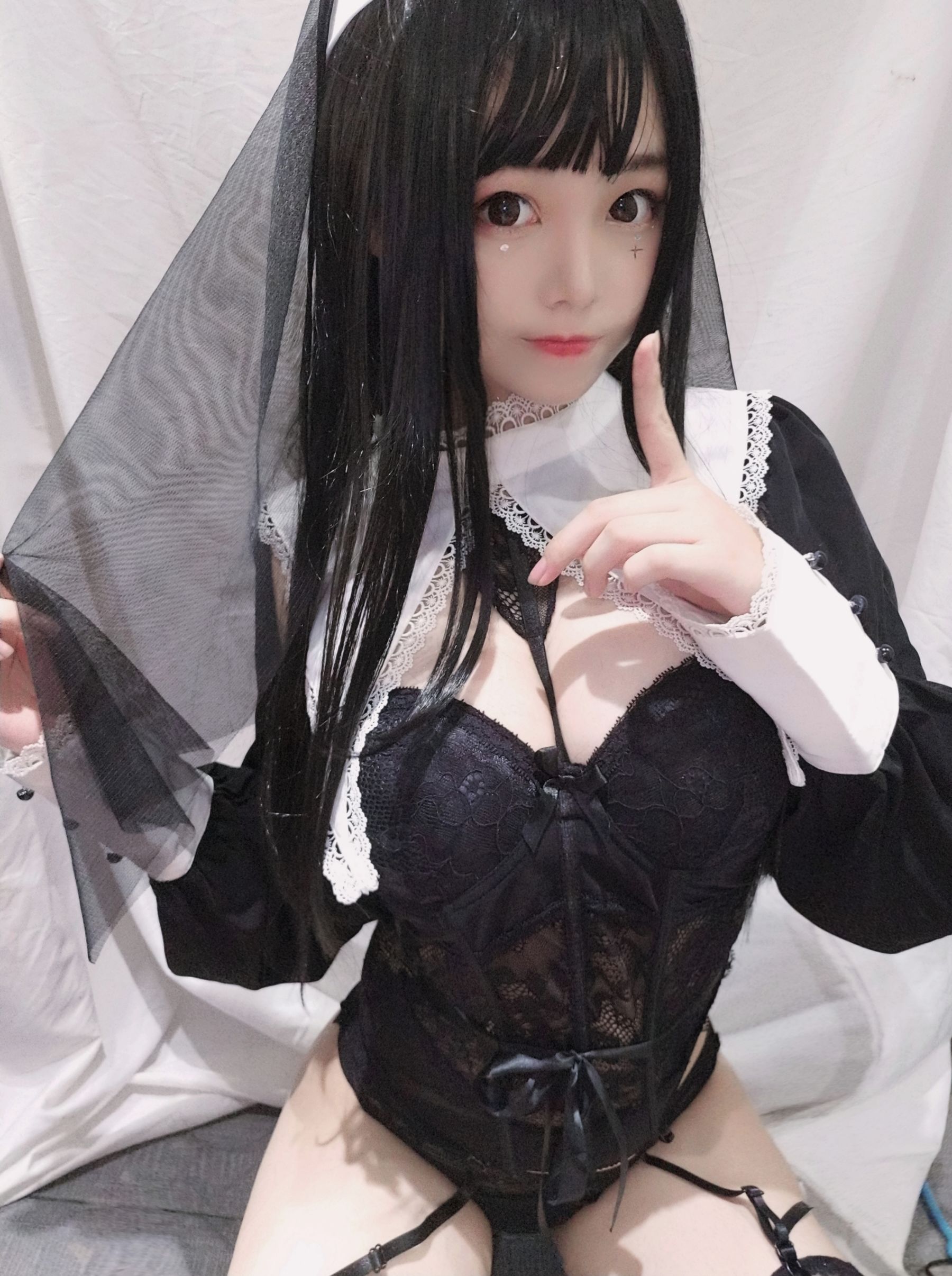 蜜汁猫裘 – 修女 cosplay 高清写真 圣洁修女装扮 二次元角色扮演插图