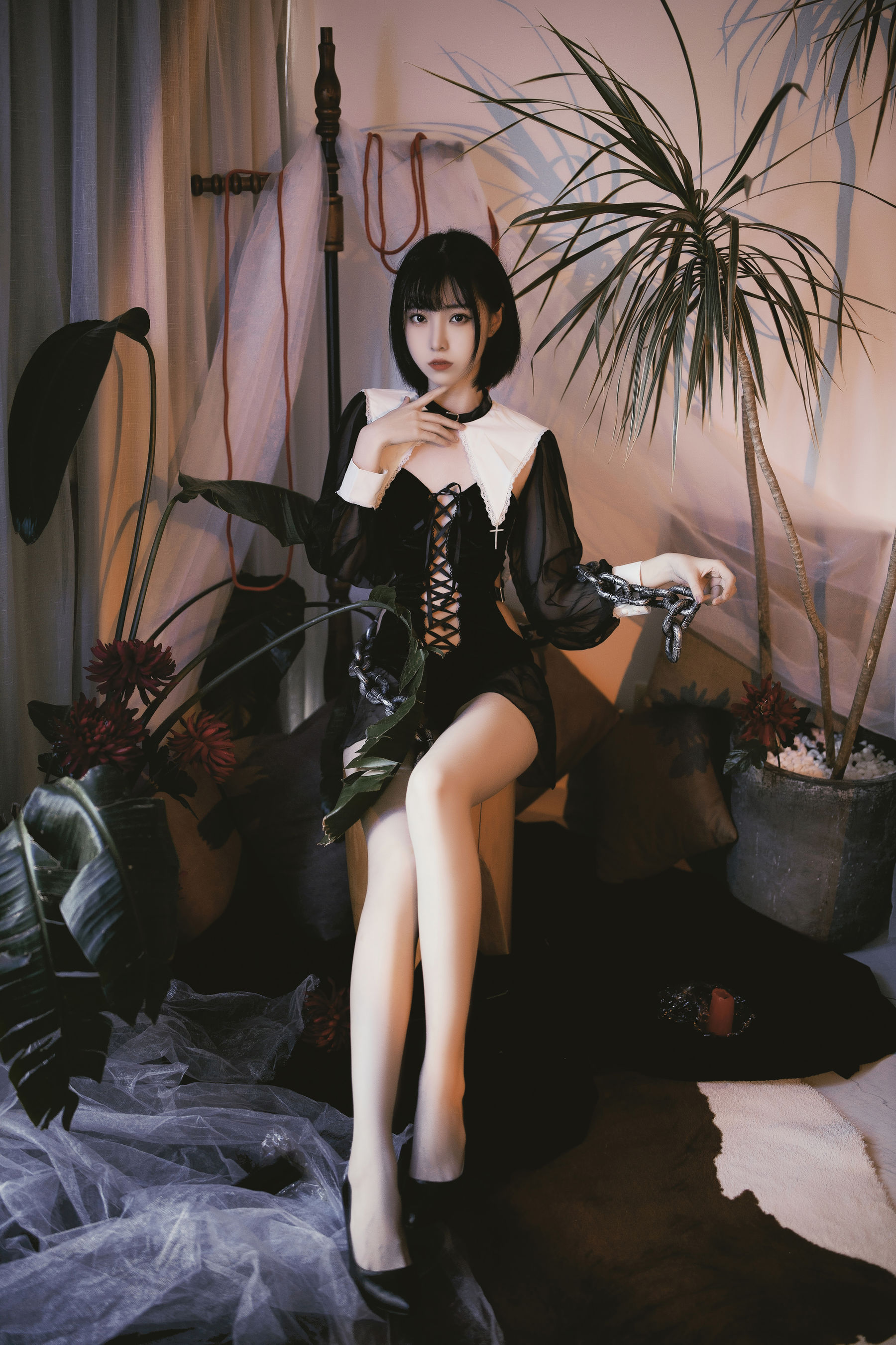 许岚 – 修女角色扮演 神圣与魅惑的视觉盛宴插图