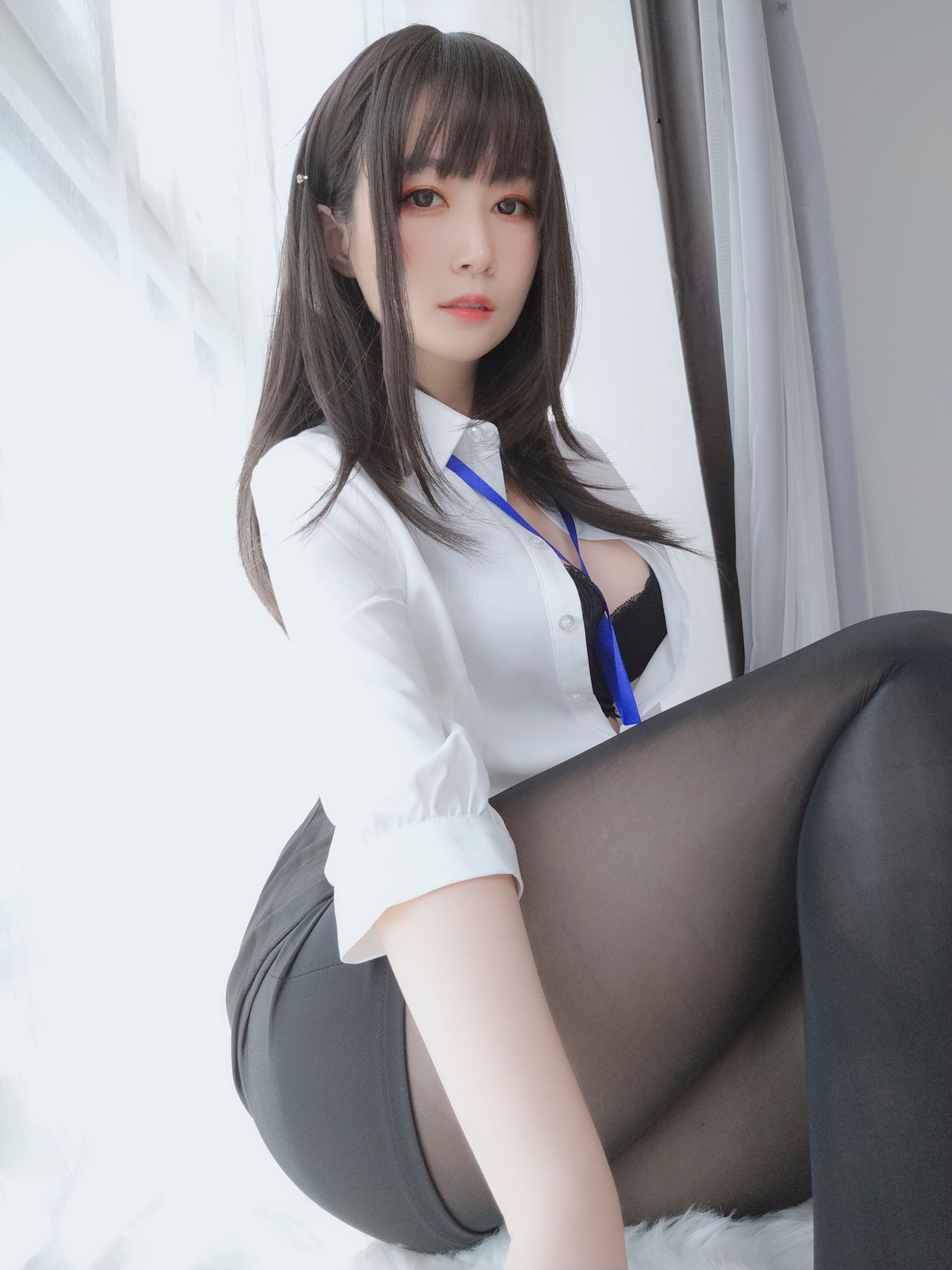 Coser小姐姐白银 – 制服诱惑 性感写真集插图