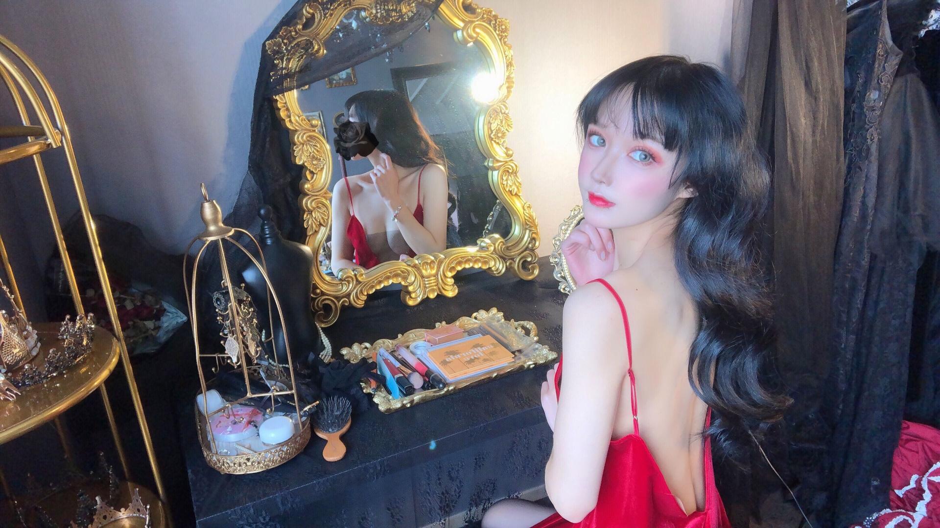 阿包也是兔娘 – 红丝绒睡衣性感写真 阿包兔娘cos作品集插图 阿包也是兔娘 – 红丝绒睡衣性感写真 阿包兔娘cos作品集插图