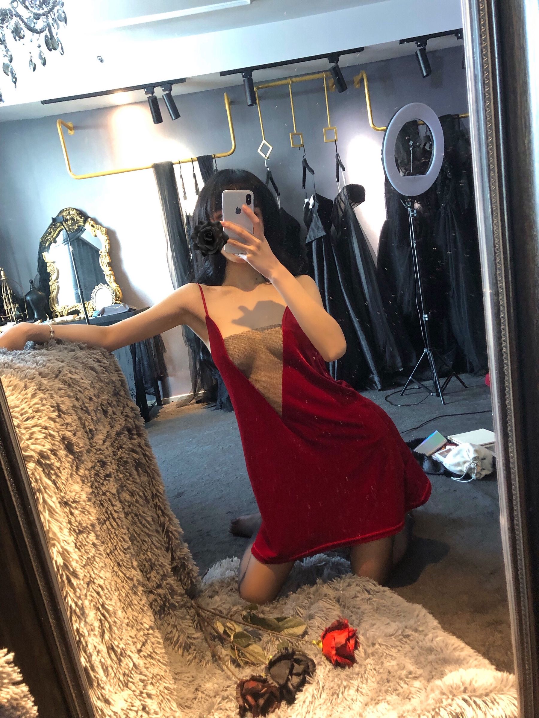 阿包也是兔娘 – 红丝绒睡衣性感写真 阿包兔娘cos作品集