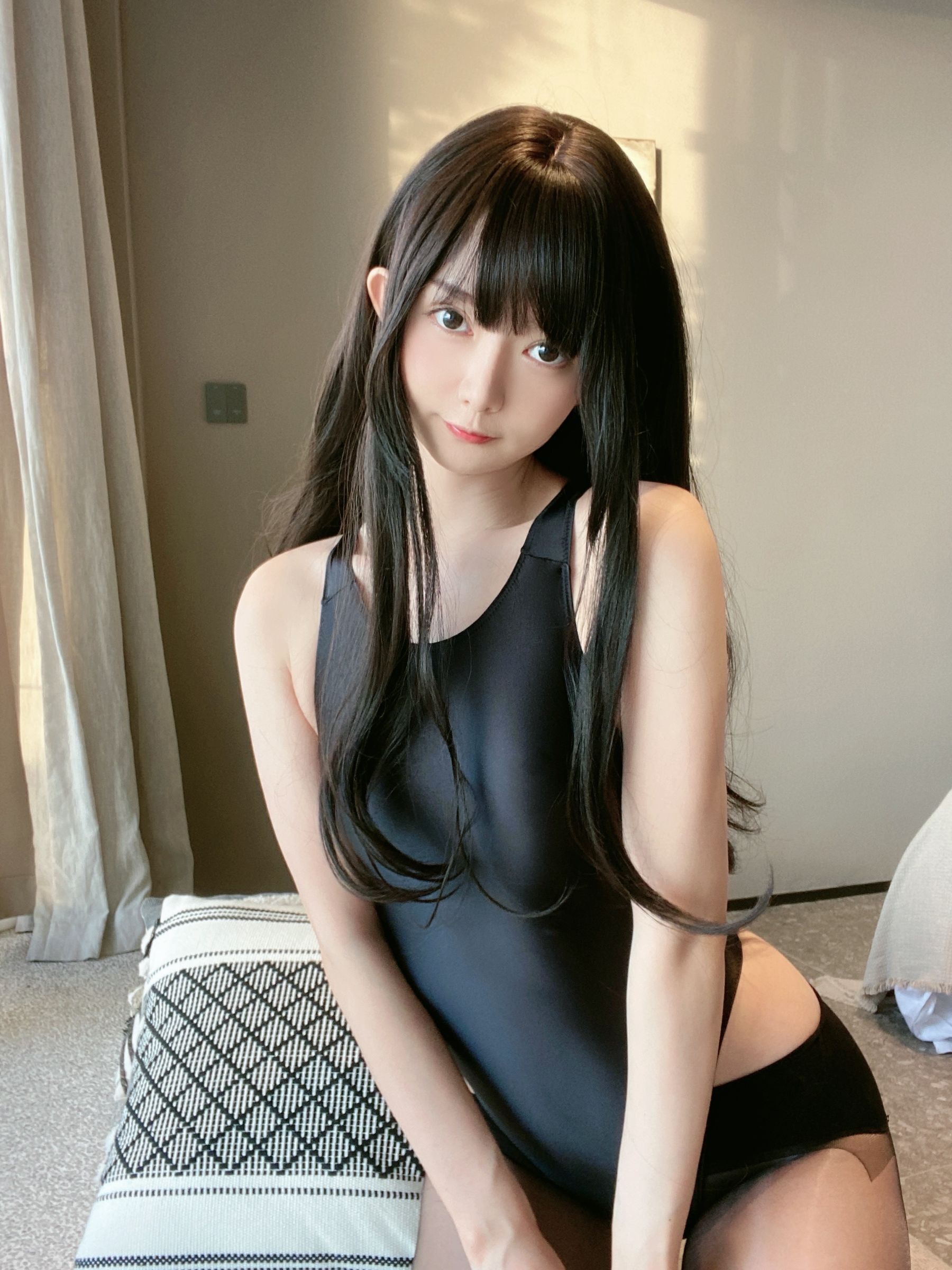 5酱 黑红泳装Cosplay写真 性感泳衣摄影作品插图