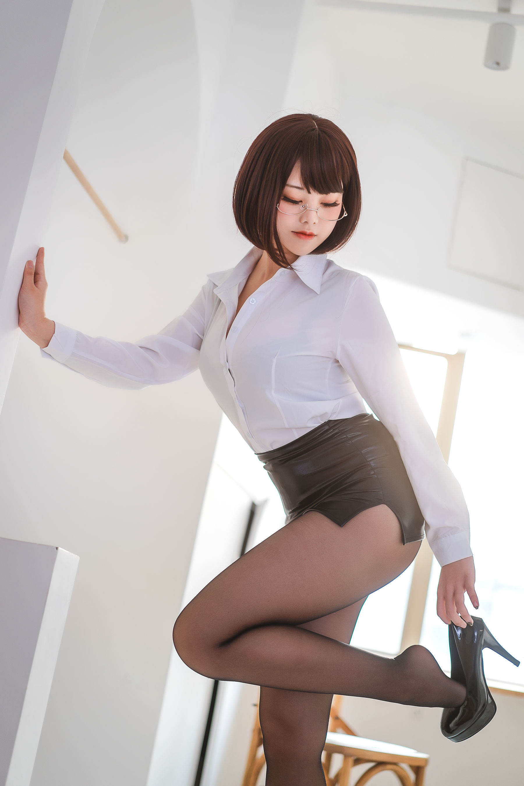 蜜汁猫裘 – 醉OL Cosplay 职场OL写真 办公室制服诱惑插图 蜜汁猫裘 – 醉OL Cosplay 职场OL写真 办公室制服诱惑插图