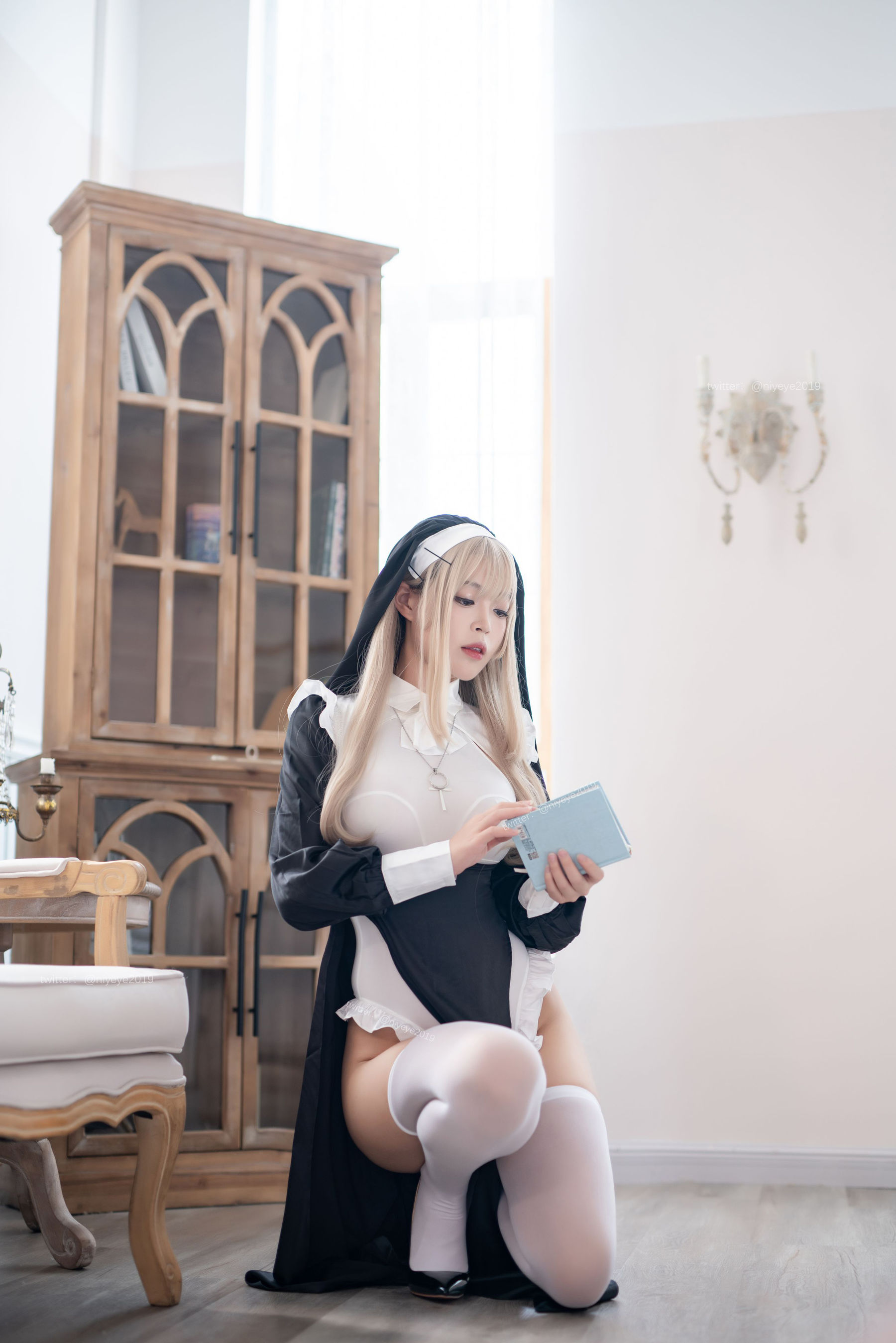 白烨 – 禁欲修女cosplay 萌系少女写真 高清图集插图