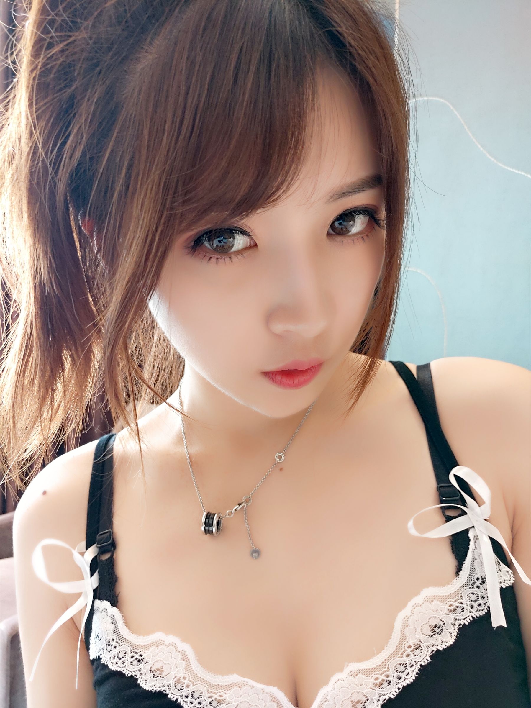 小女巫露娜 黑色吊带裙性感写真 Cosplay高清图集