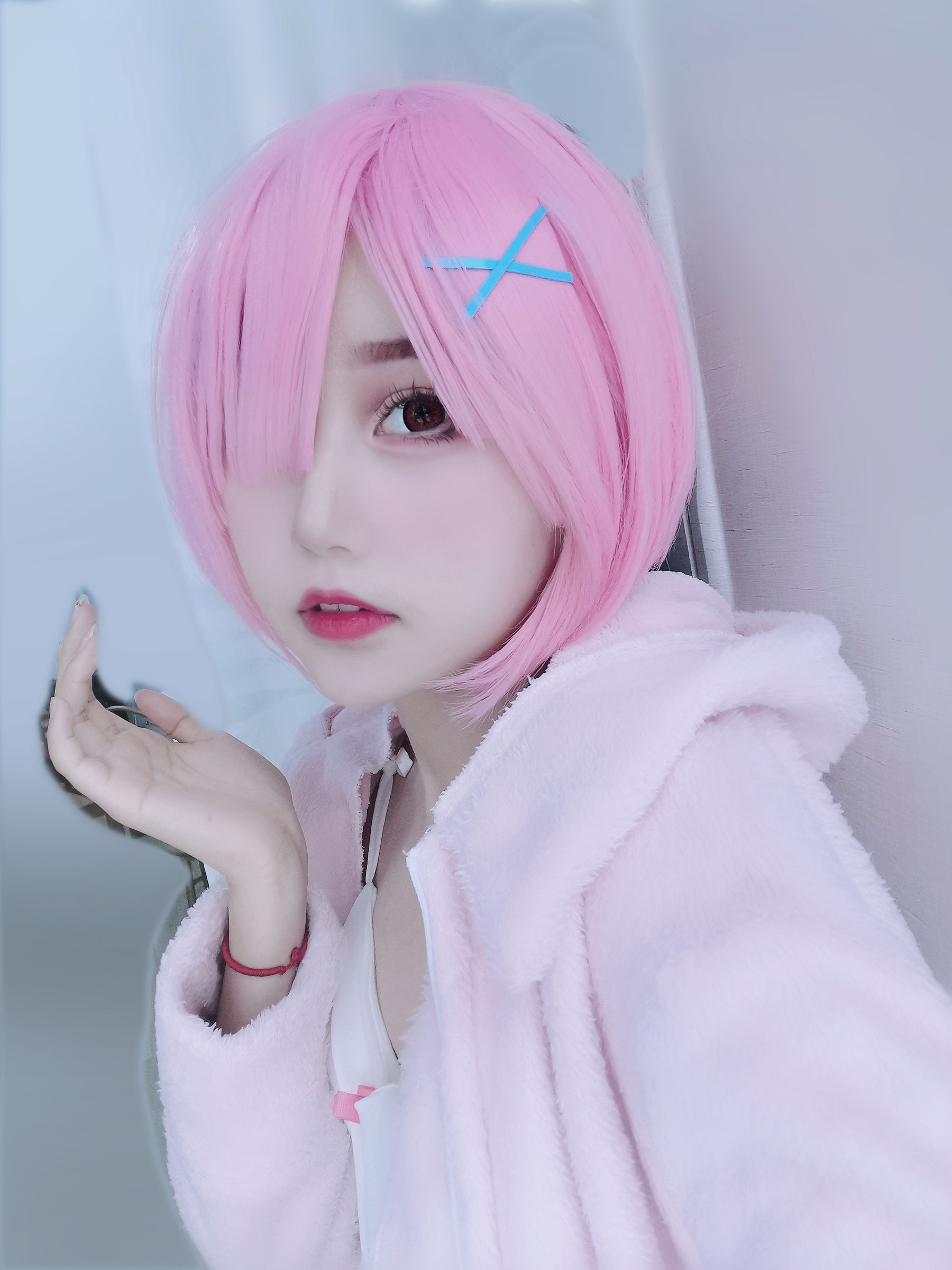 eloise软软 – 拉姆睡衣cosplay写真 蕾姆同款睡裙 ReZero从零开始 雷姆姐妹 动漫角色扮演插图