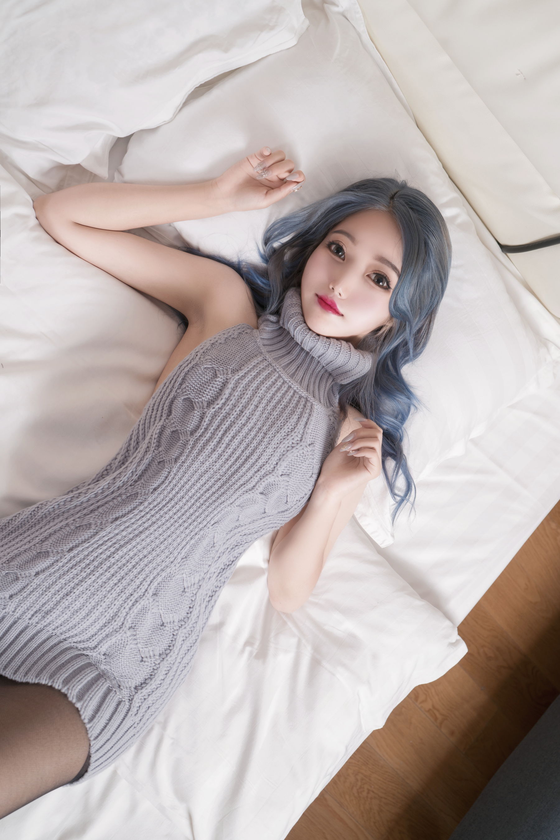 eloise软软 – 毛衣少女冬日暖系Cosplay写真插图