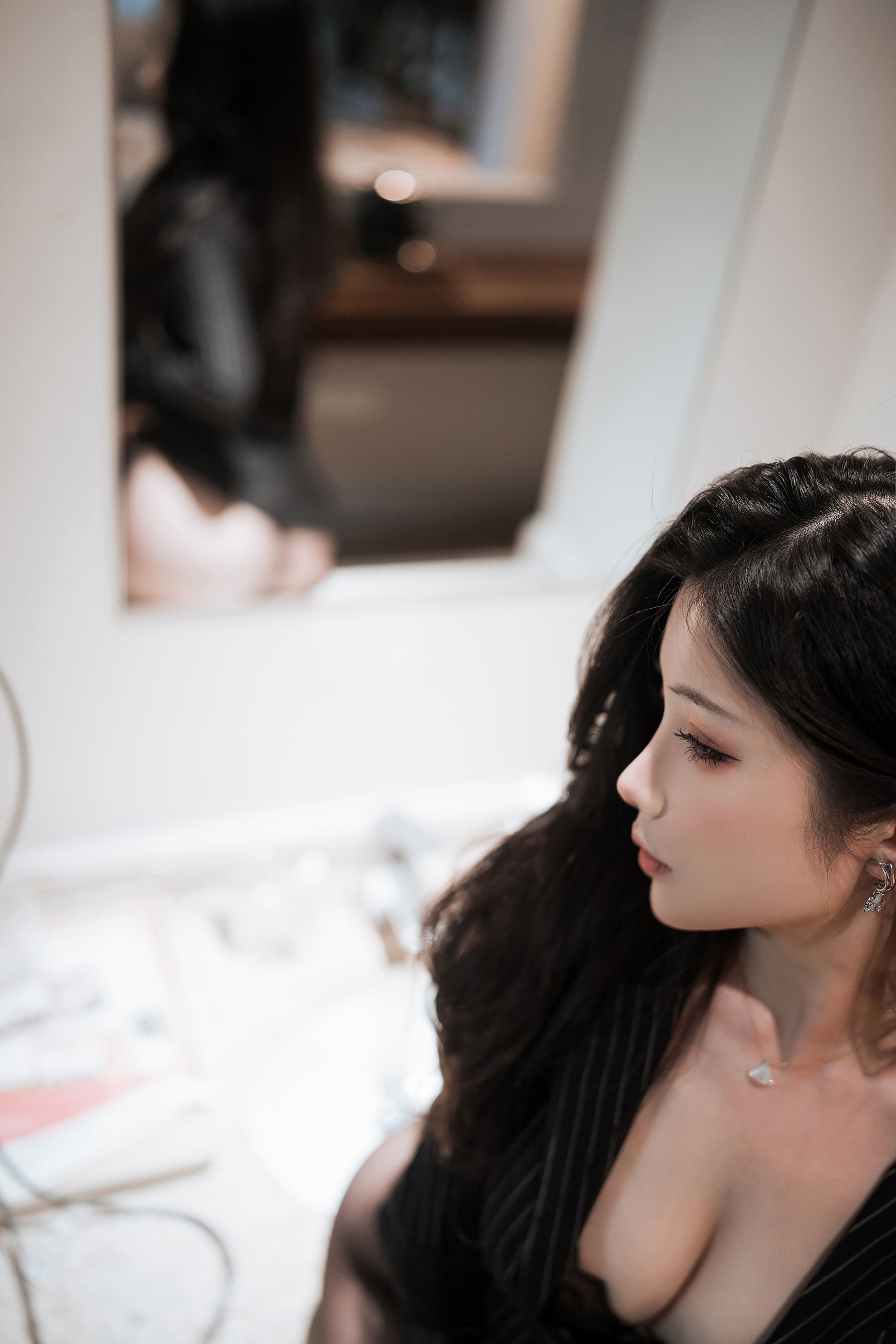 rioko凉凉子 和前辈一起出差吧 CosPlay 出差主题写真插图