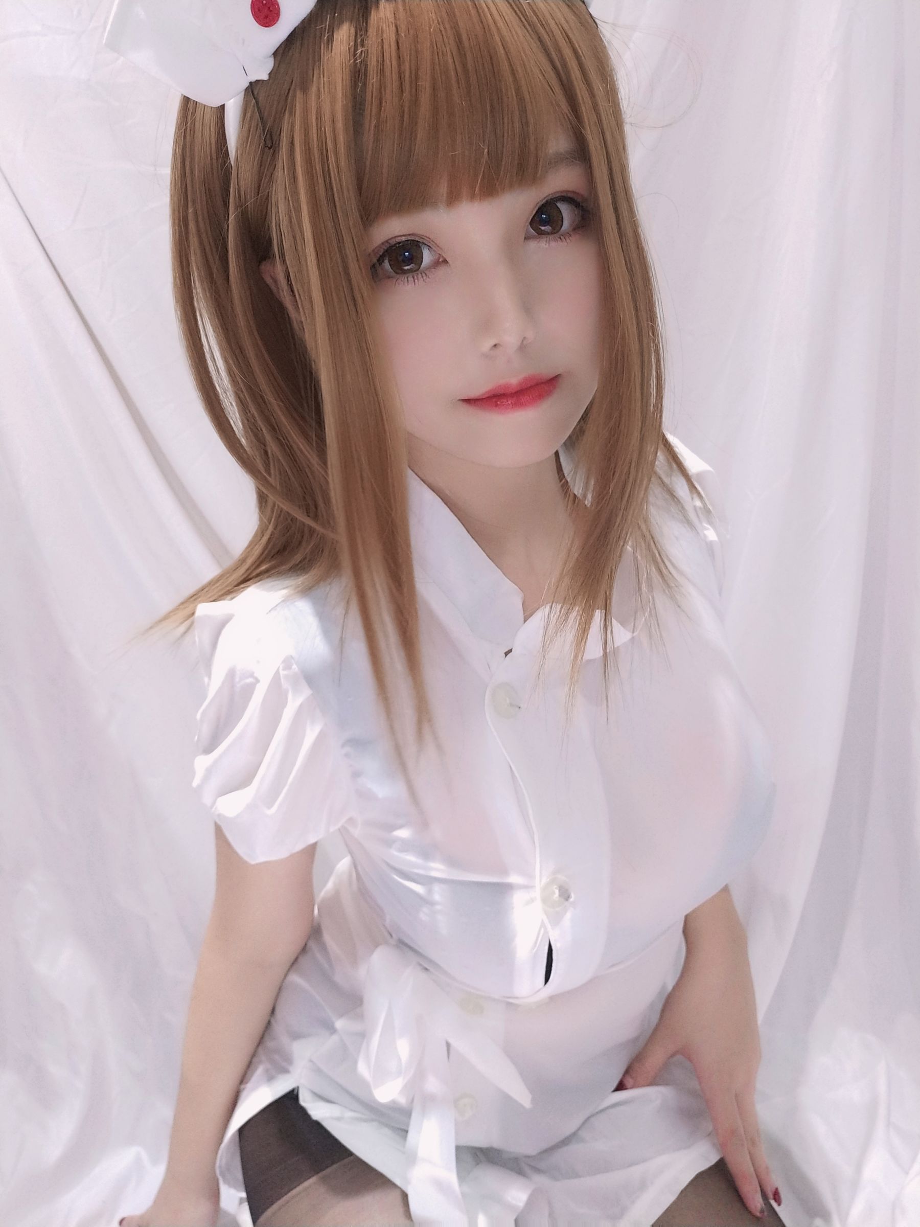 蜜汁猫裘 – 小护士装 Cosplay 写真 性感制服诱惑 高清图集插图 蜜汁猫裘 – 小护士装 Cosplay 写真 性感制服诱惑 高清图集插图