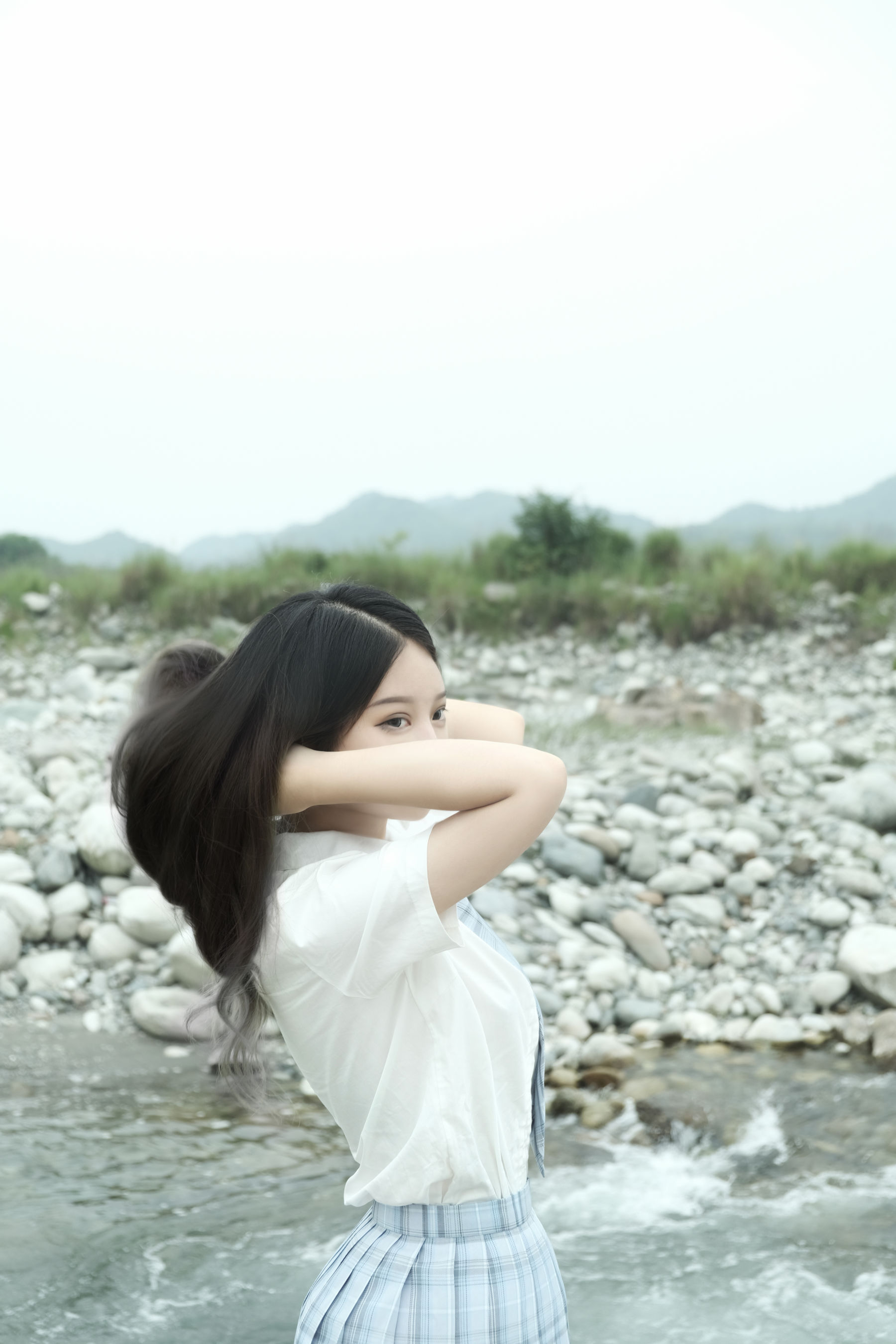 eloise软软 河边JK少女写真 清新制服cosplay摄影插图 eloise软软 河边JK少女写真 清新制服cosplay摄影插图