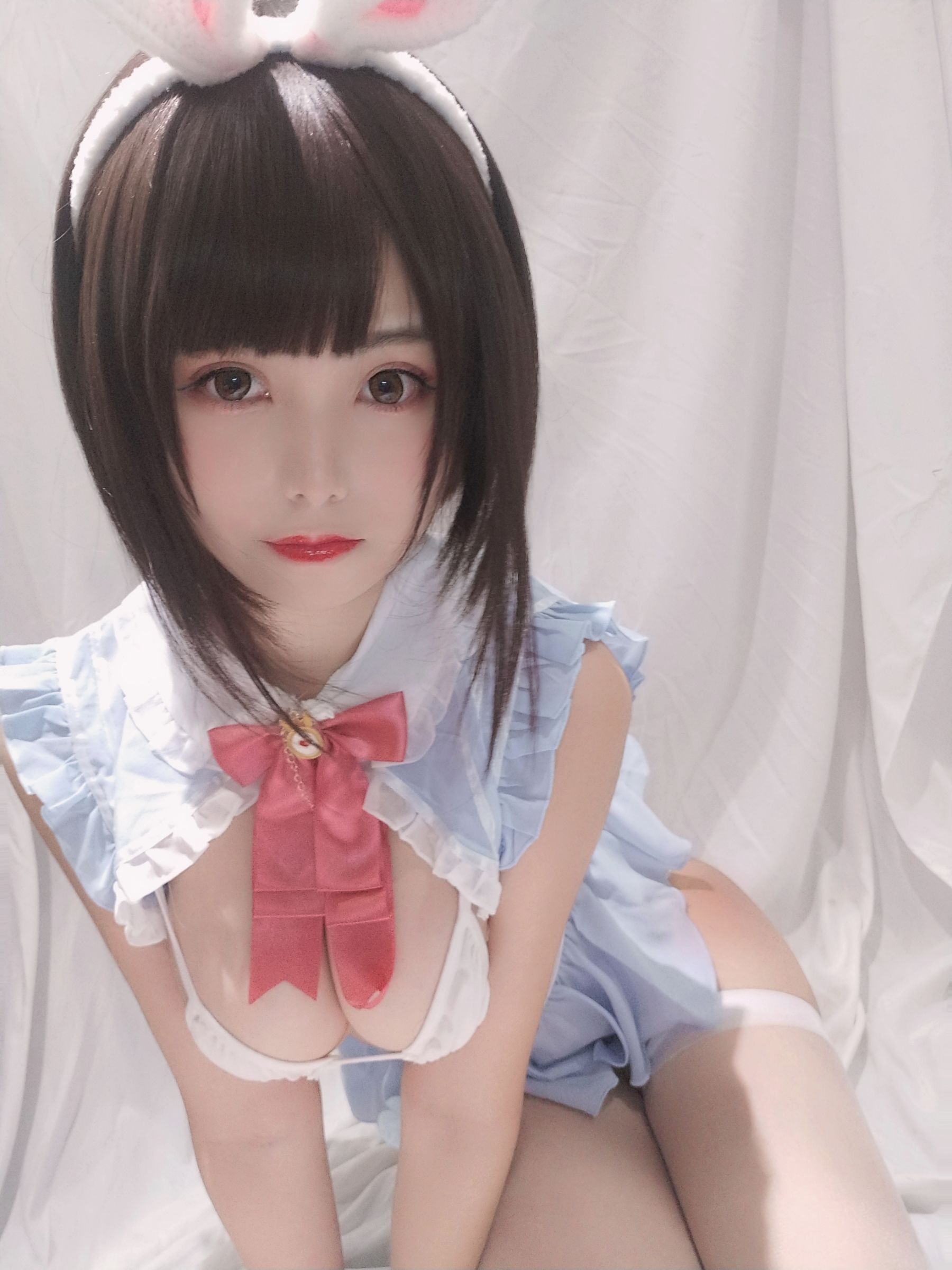 蜜汁猫裘 – 小白兔自拍 Cosplay写真 可爱兔女郎造型插图