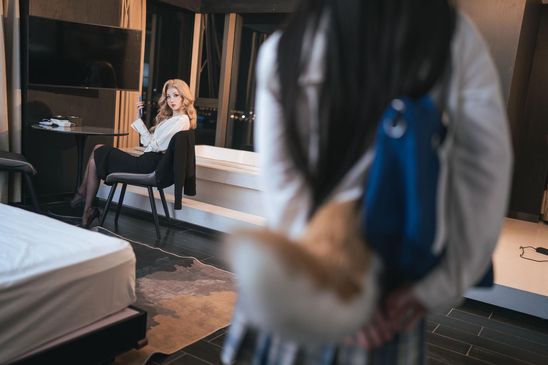 rioko凉凉子&面饼仙儿 – 女上司双人Cosplay 职场OL制服诱惑插图 rioko凉凉子&面饼仙儿 – 女上司双人Cosplay 职场OL制服诱惑插图