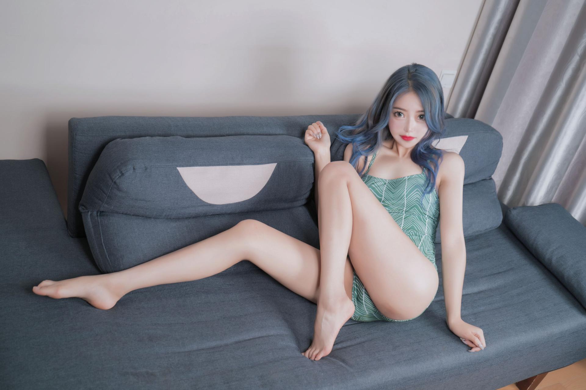 eloise软软 – 夏日泳衣cos写真集 性感比基尼美女角色扮演插图