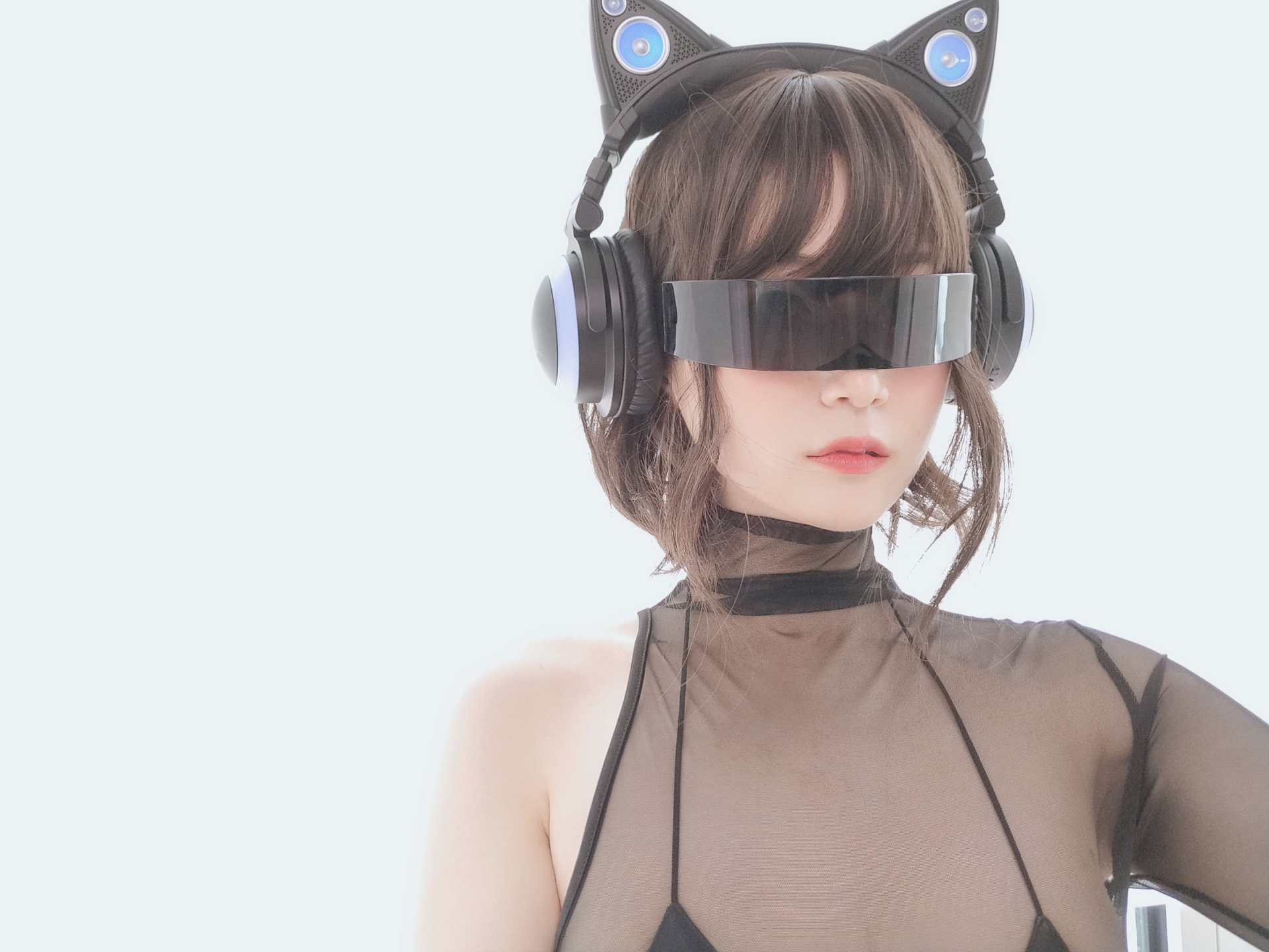 Coser小姐姐白银 – 电子喵 赛博朋克 未来科技 霓虹光影插图 Coser小姐姐白银 – 电子喵 赛博朋克 未来科技 霓虹光影插图