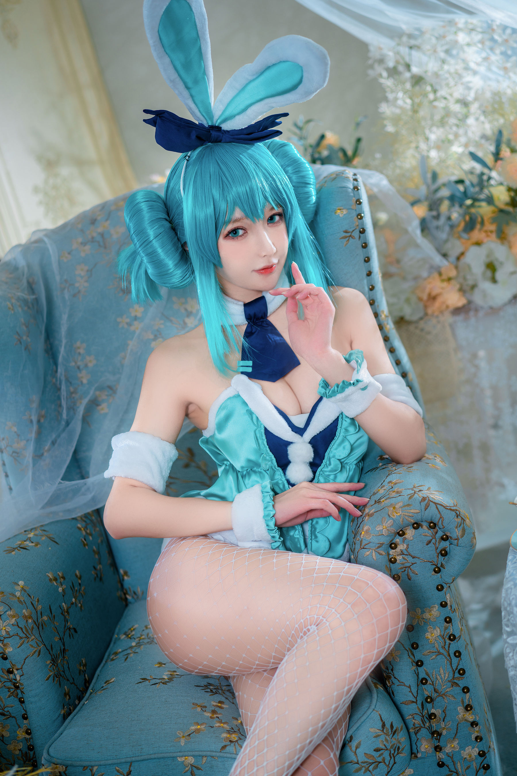 阿包也是兔娘 – 白兔初音未来cosplay 萌系兔耳女仆装插图