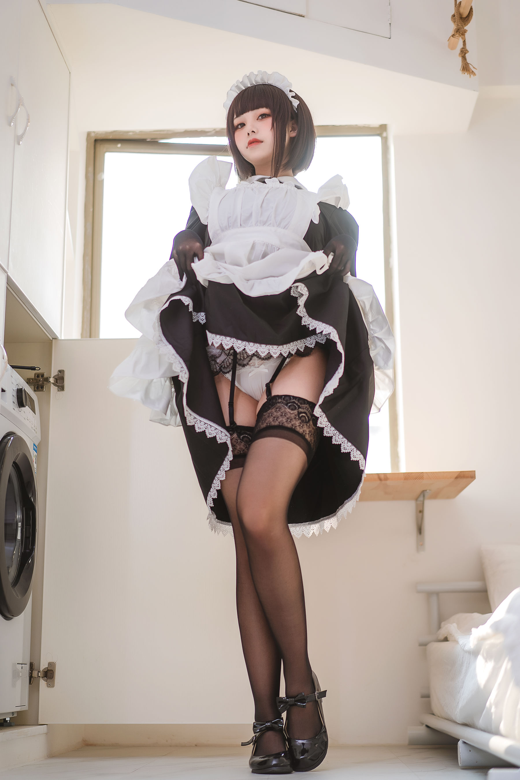 蜜汁猫裘 民宿女仆 Cosplay 甜美写真插图 蜜汁猫裘 民宿女仆 Cosplay 甜美写真插图