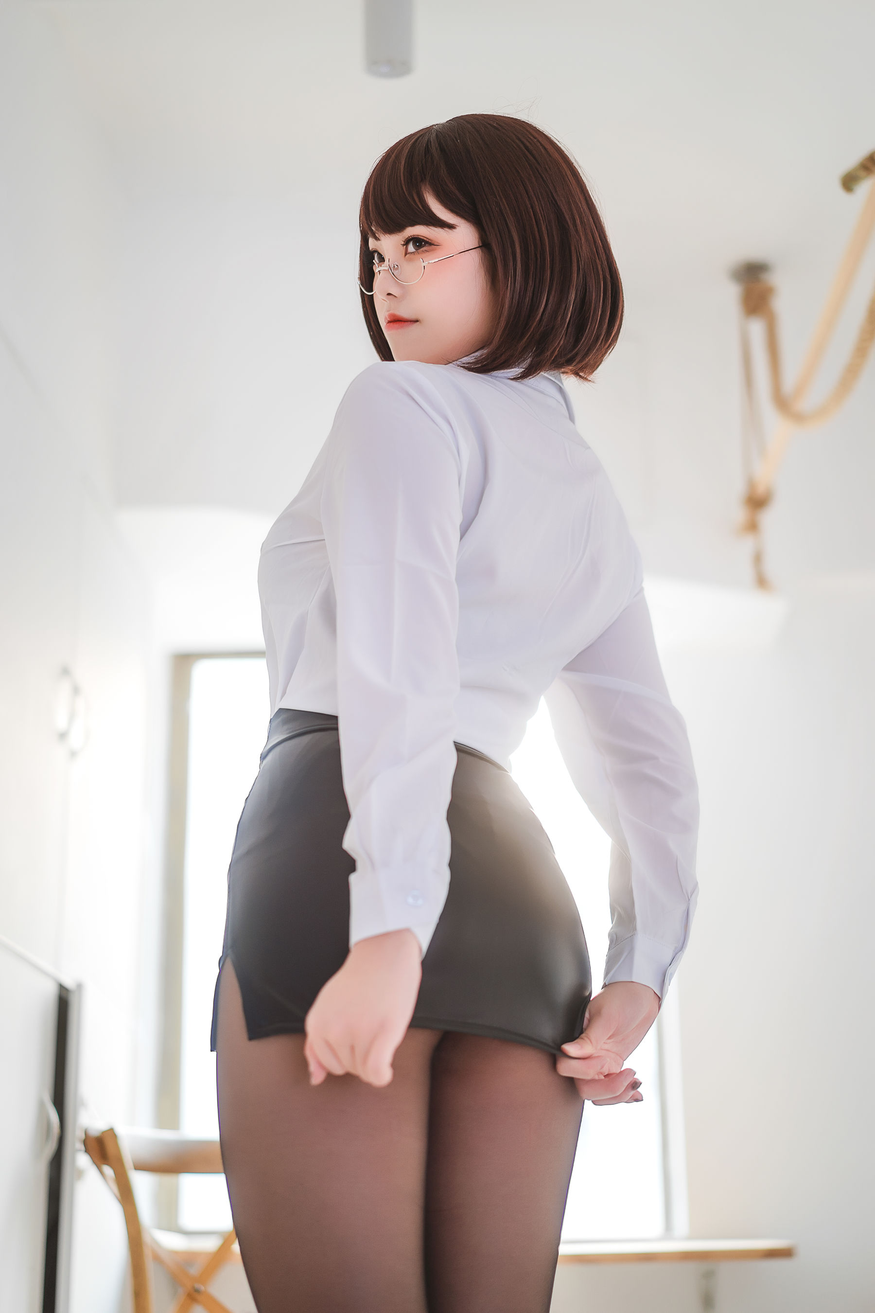 蜜汁猫裘 – 醉OL Cosplay 职场OL写真 办公室制服诱惑插图