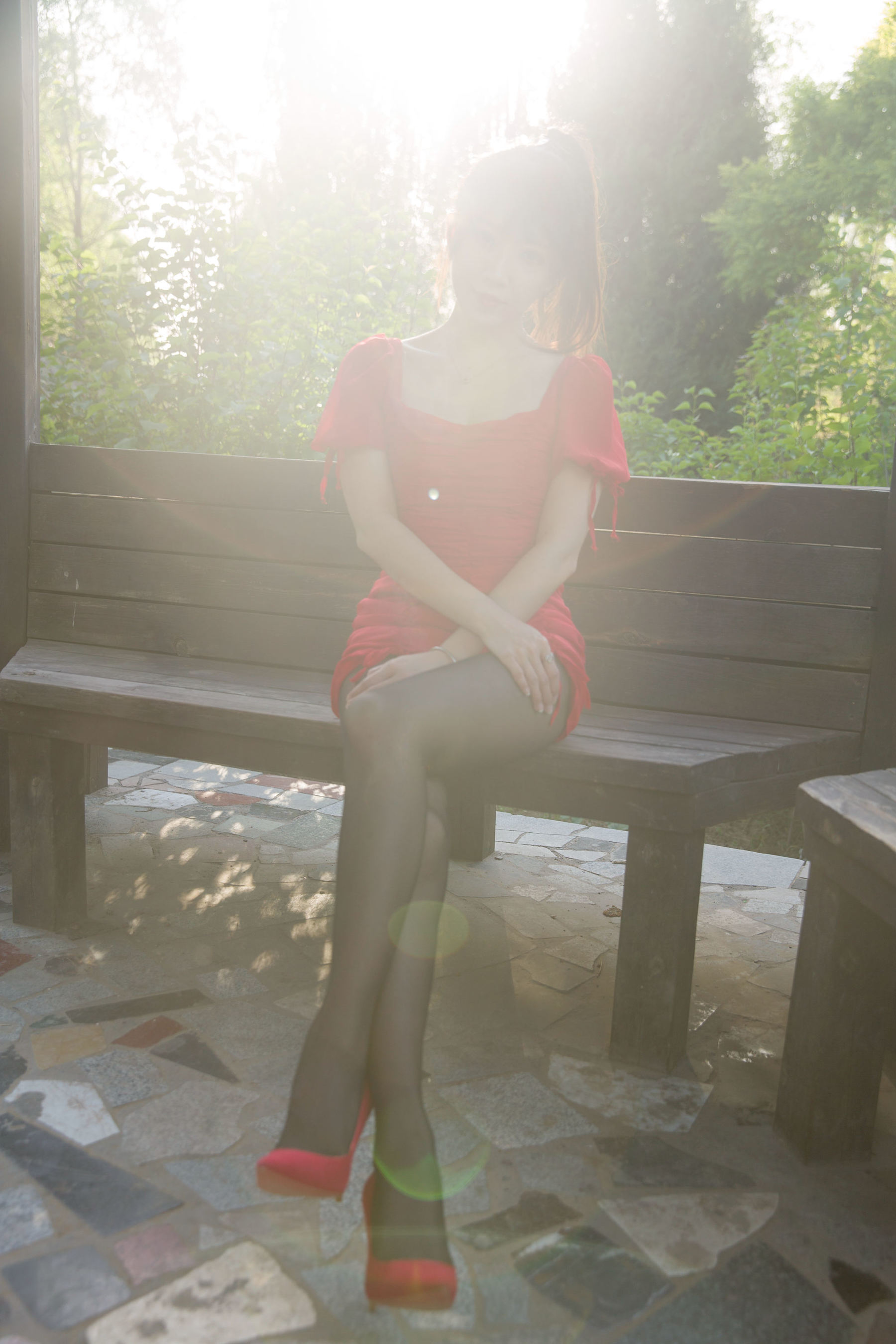 小女巫露娜 户外小红裙魔法森林写真插图