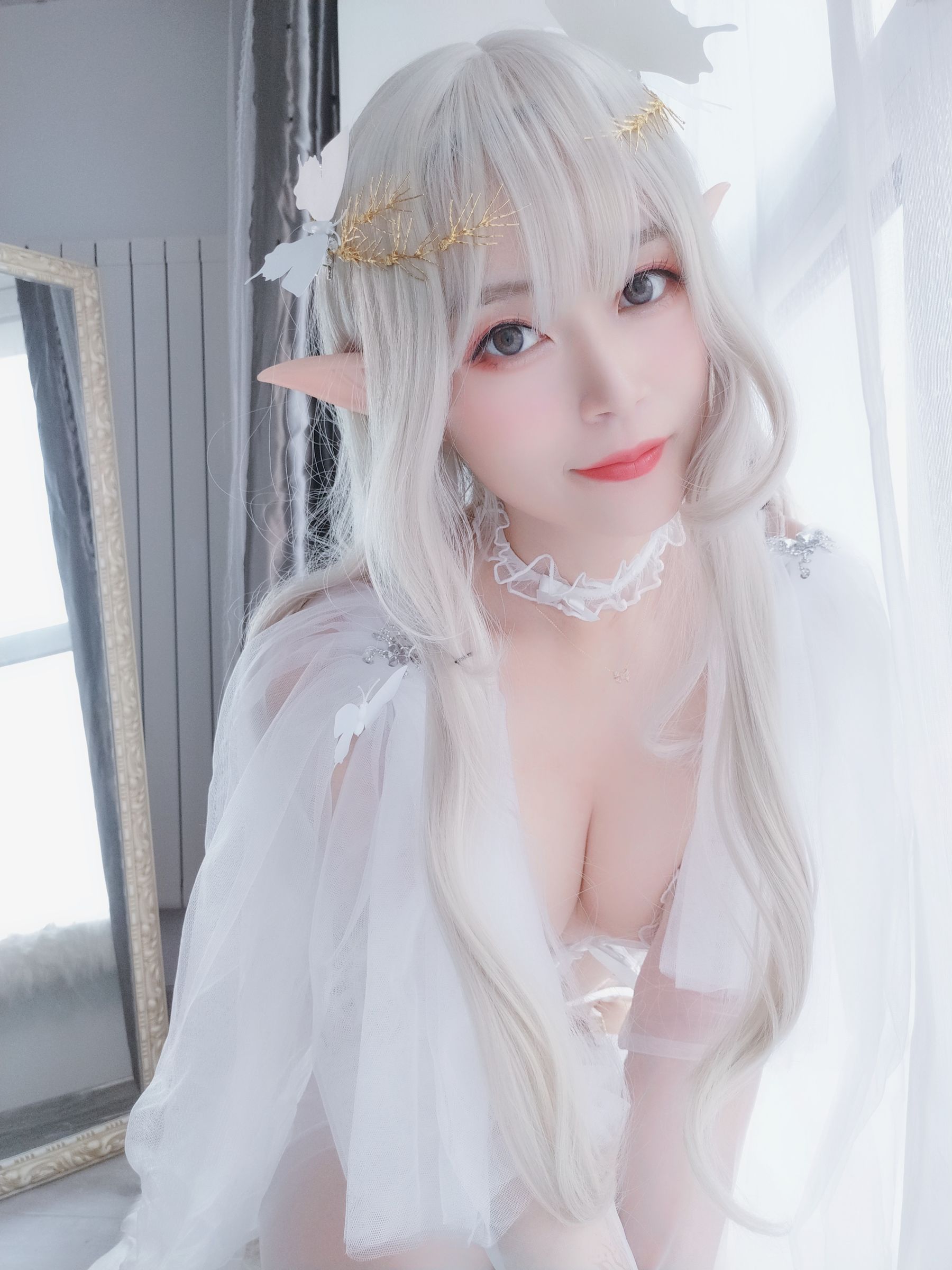 Coser小姐姐白银 – 纯白精灵cosplay 绝美精灵写真 白银精灵仙子插图 Coser小姐姐白银 – 纯白精灵cosplay 绝美精灵写真 白银精灵仙子插图