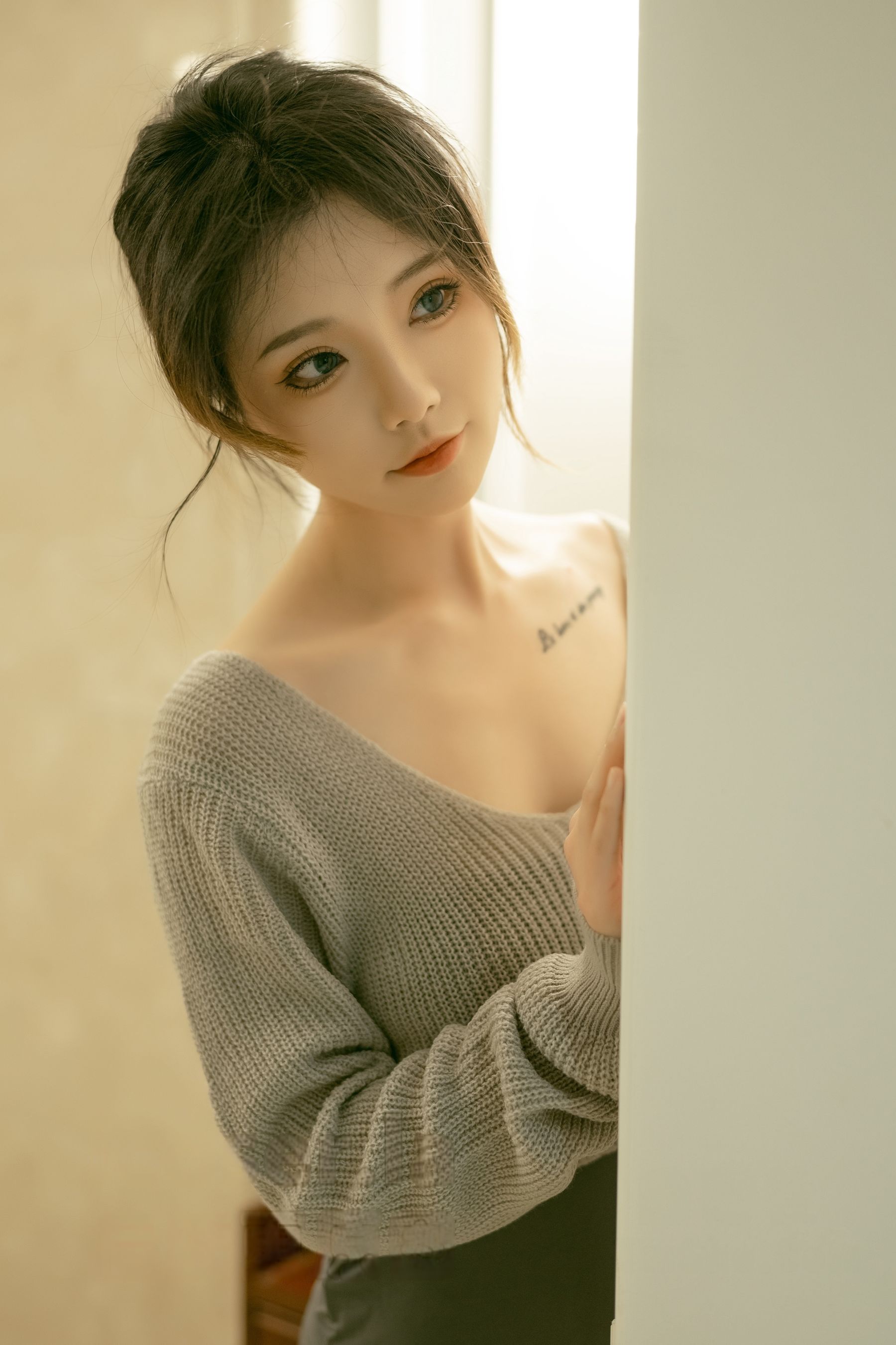 桃良阿宅 – 晚餐后浪漫氛围 慵懒居家风 Cosplay写真插图 桃良阿宅 – 晚餐后浪漫氛围 慵懒居家风 Cosplay写真插图