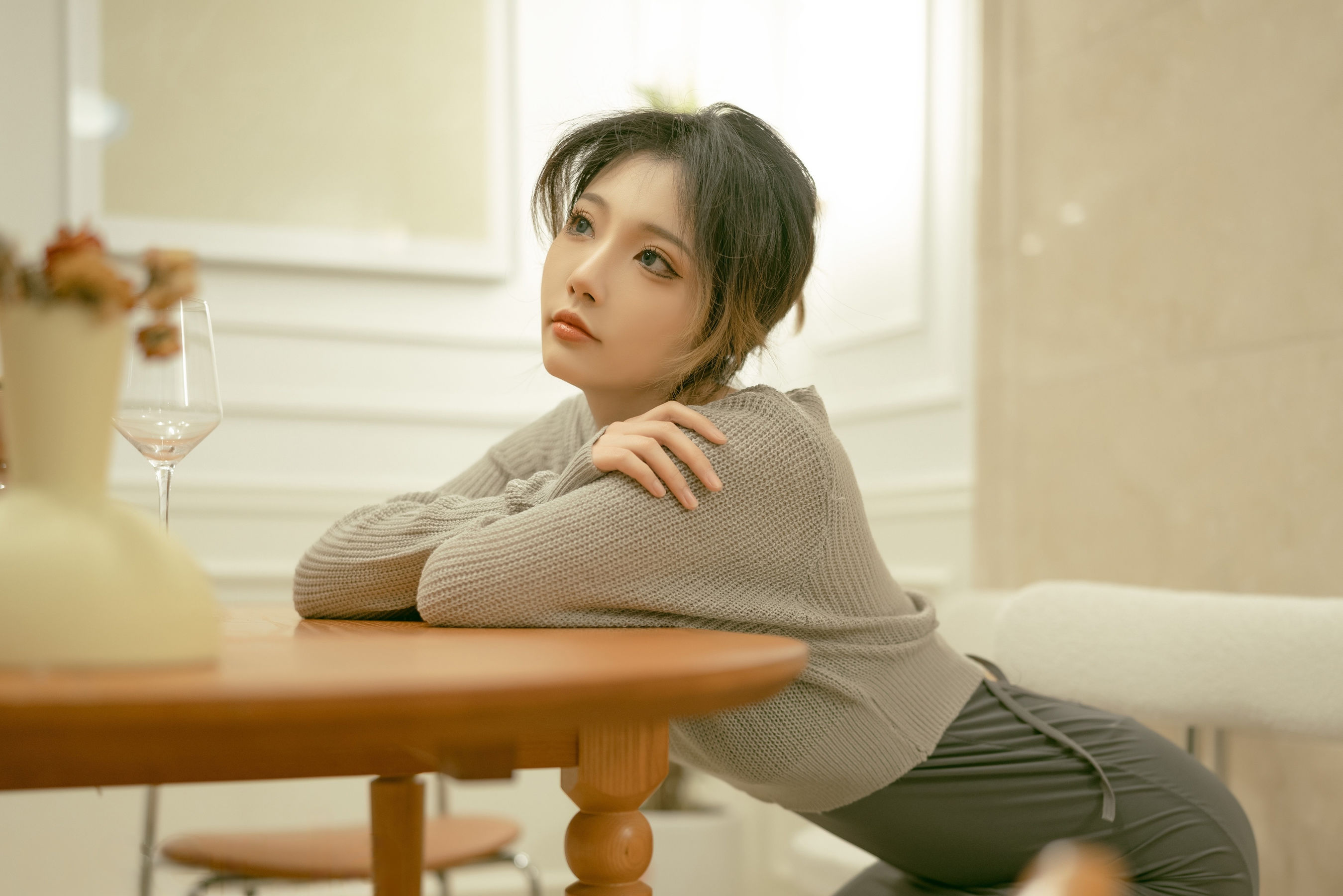 桃良阿宅 – 晚餐后浪漫氛围 慵懒居家风 Cosplay写真插图 桃良阿宅 – 晚餐后浪漫氛围 慵懒居家风 Cosplay写真插图