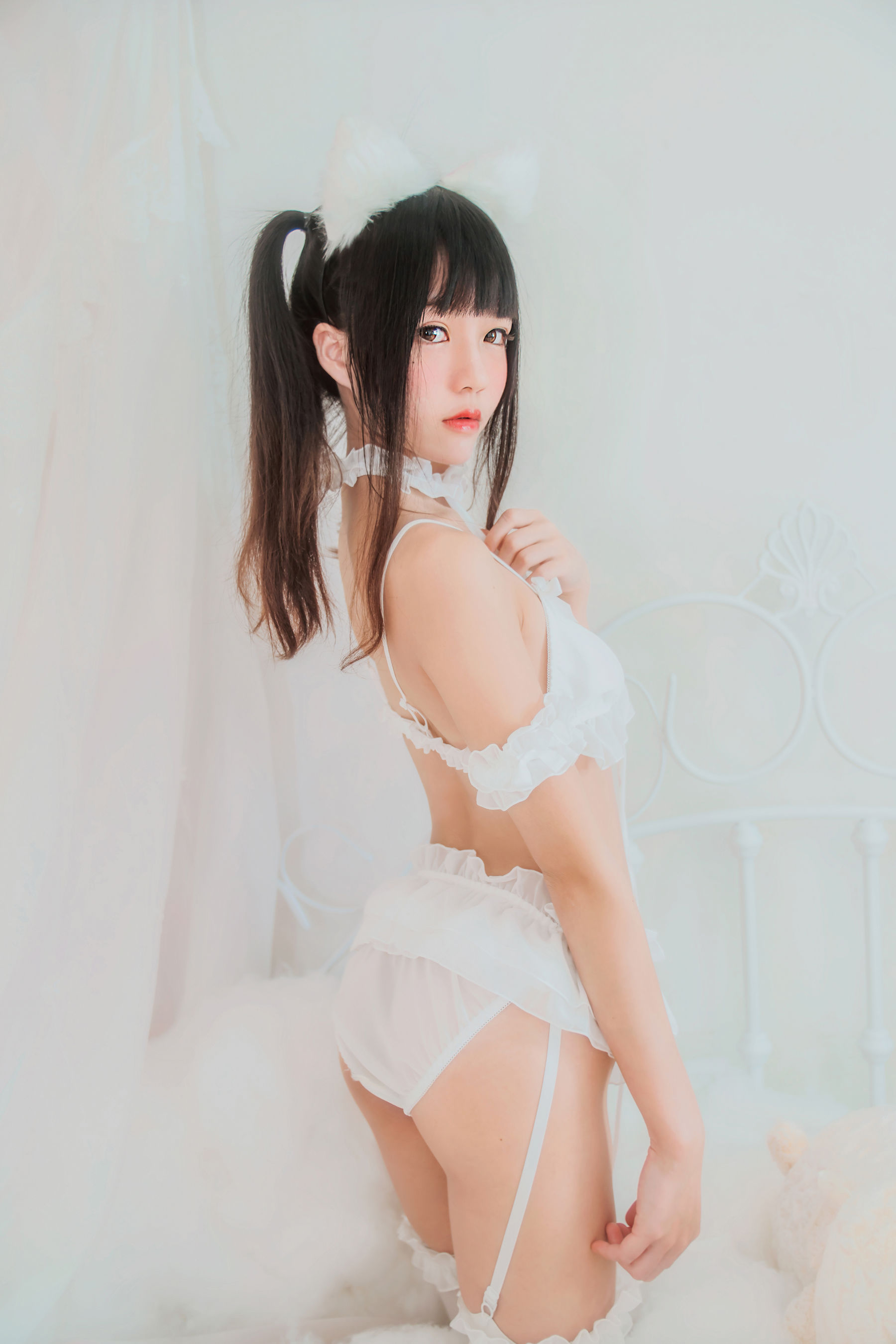 桜桃喵 – 白猫cosplay写真 纯白猫咪少女角色扮演摄影作品集插图