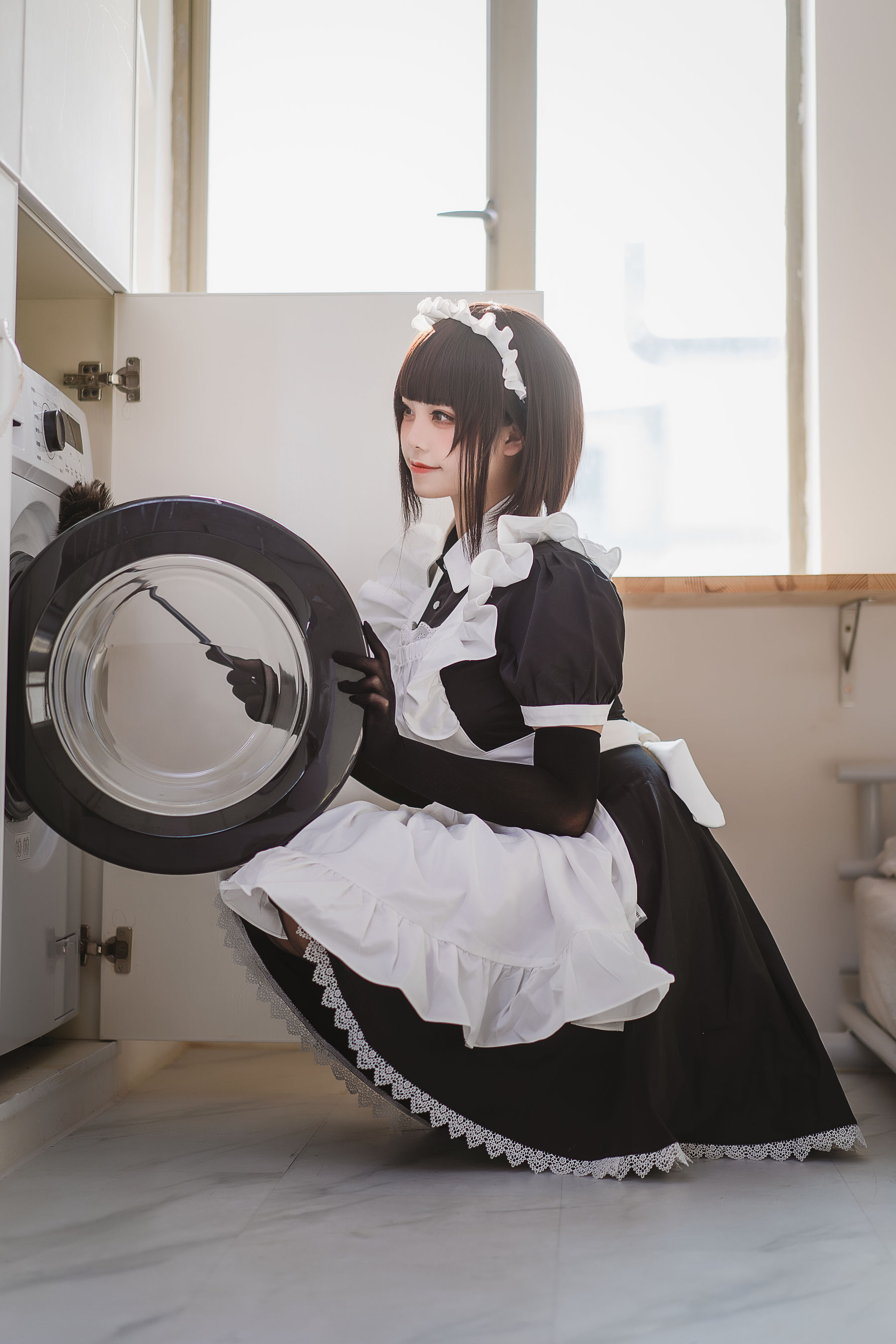 蜜汁猫裘 民宿女仆 Cosplay 甜美写真插图 蜜汁猫裘 民宿女仆 Cosplay 甜美写真插图