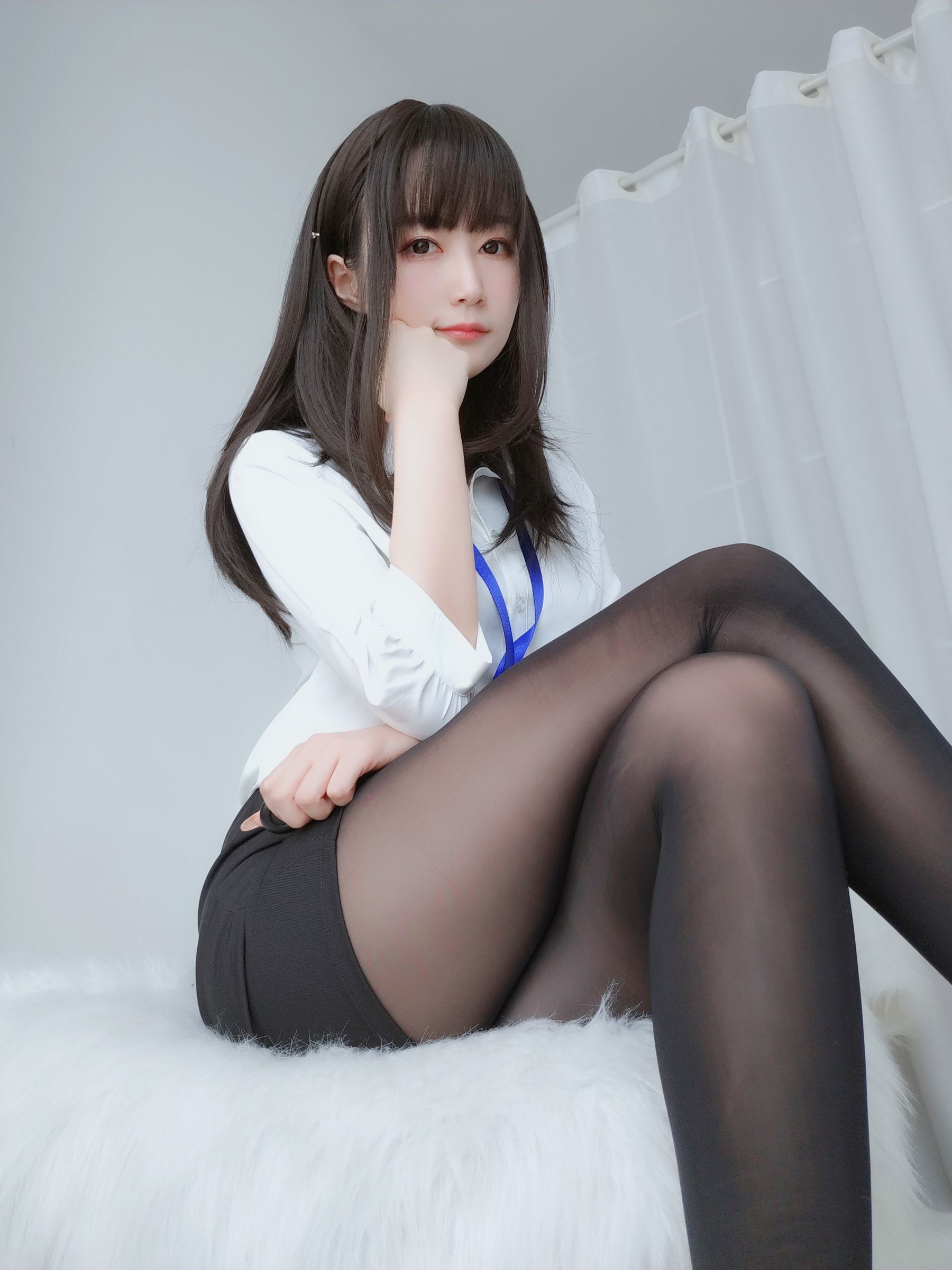 Coser小姐姐白银 – 制服诱惑 性感写真集插图