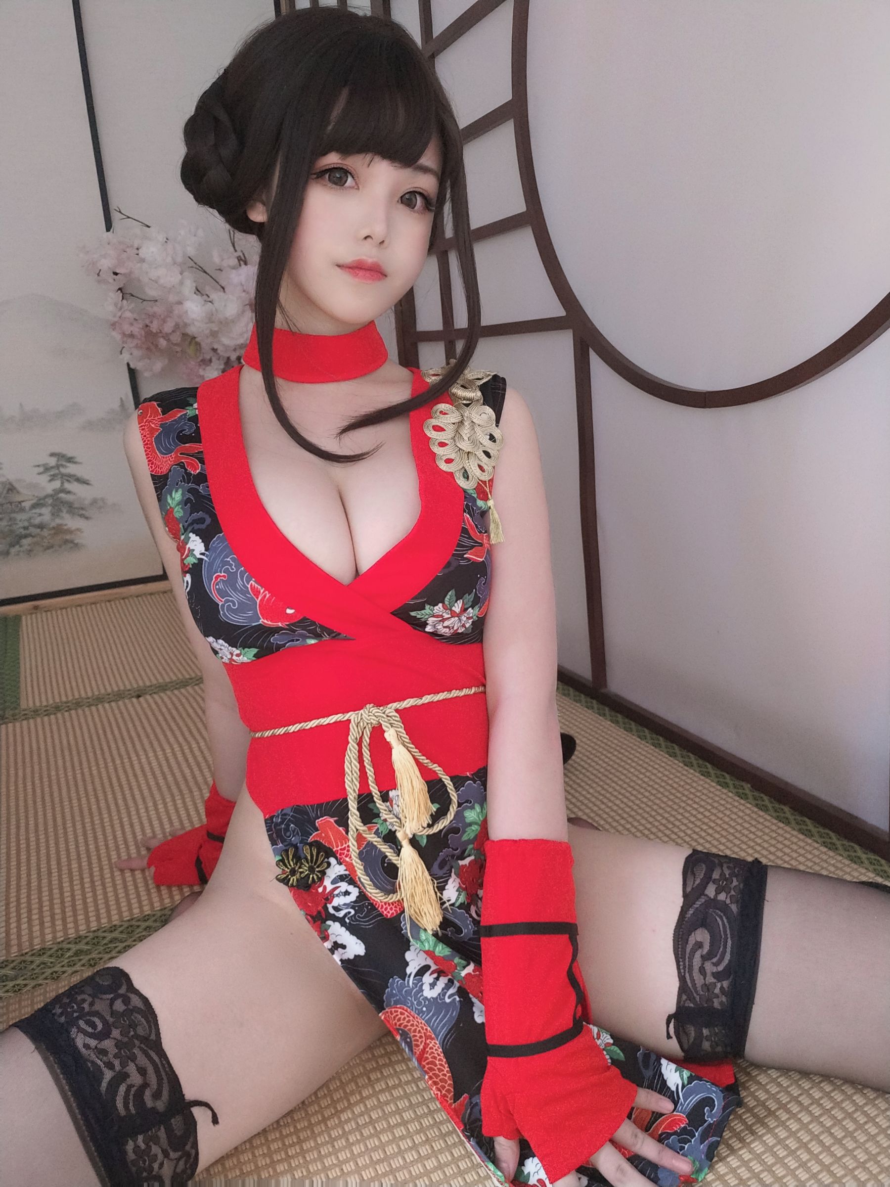 蜜汁猫裘 红武士Cosplay 性感铠甲战士写真集插图 蜜汁猫裘 红武士Cosplay 性感铠甲战士写真集插图