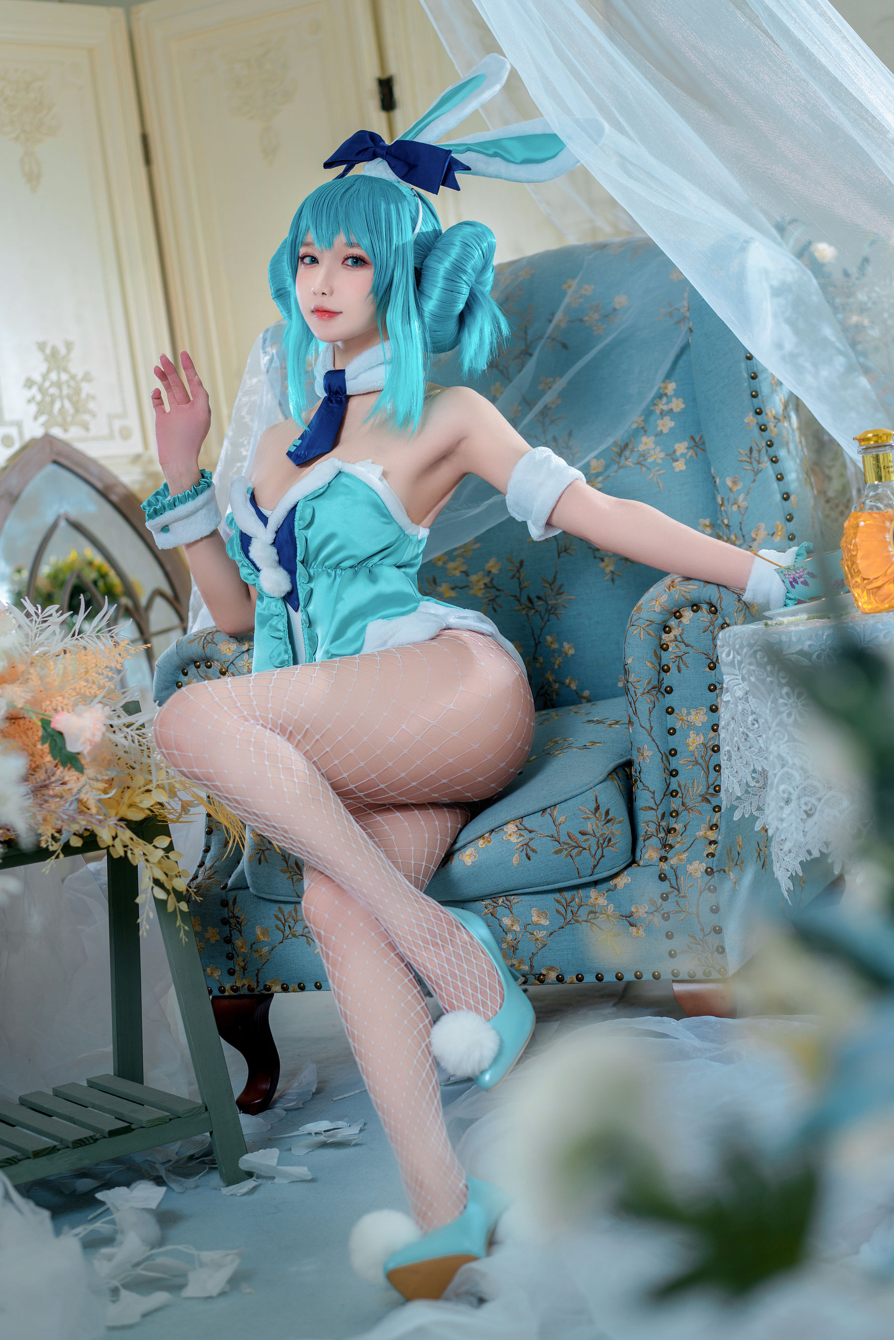 阿包也是兔娘 – 白兔初音未来cosplay 萌系兔耳女仆装