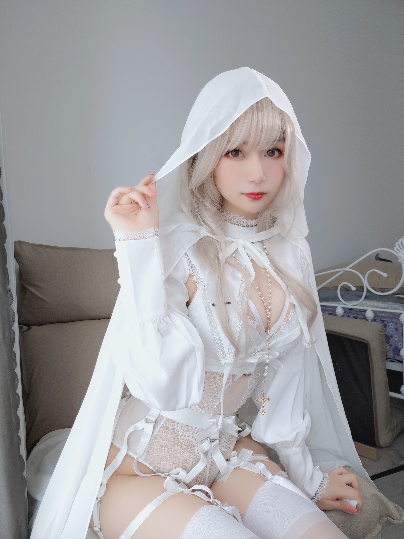Coser小姐姐白银 – 纯白圣女Cosplay写真 高清图集插图