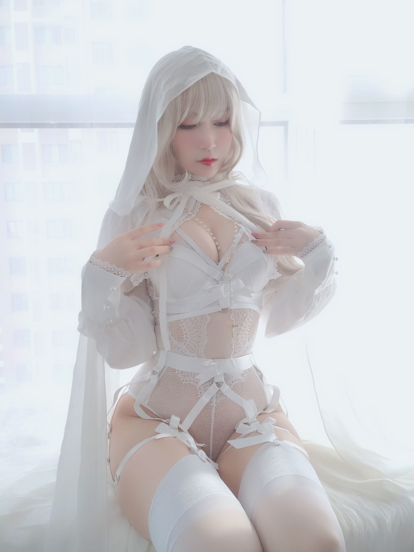 Coser小姐姐白银 – 纯白圣女Cosplay写真 高清图集插图