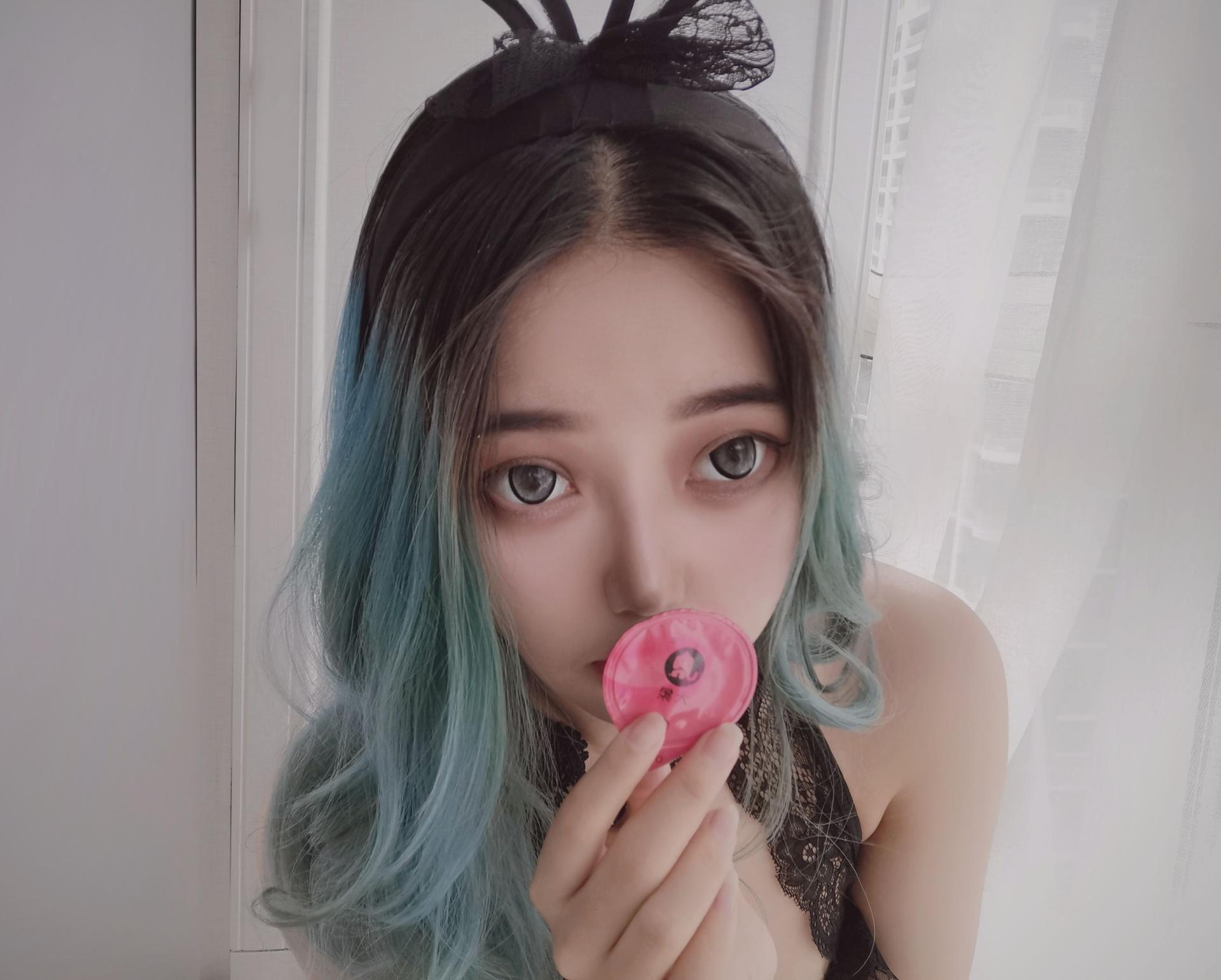 eloise软软 – 小粉盒黑兔子Cosplay写真 暗黑童话风格摄影作品插图 eloise软软 – 小粉盒黑兔子Cosplay写真 暗黑童话风格摄影作品插图