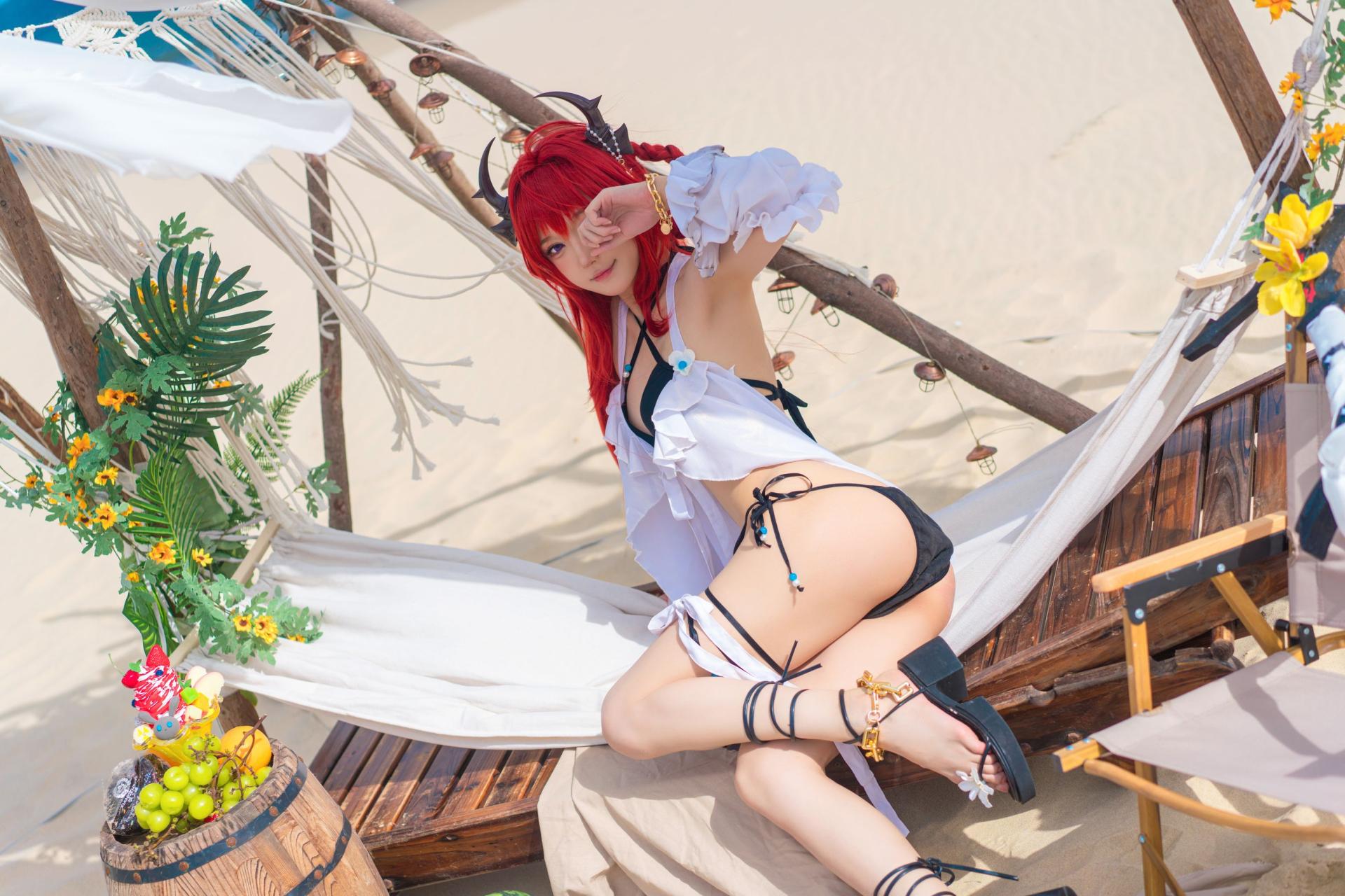 阿包也是兔娘 – 明日方舟 史尔特尔泳装 Cosplay 高清写真插图