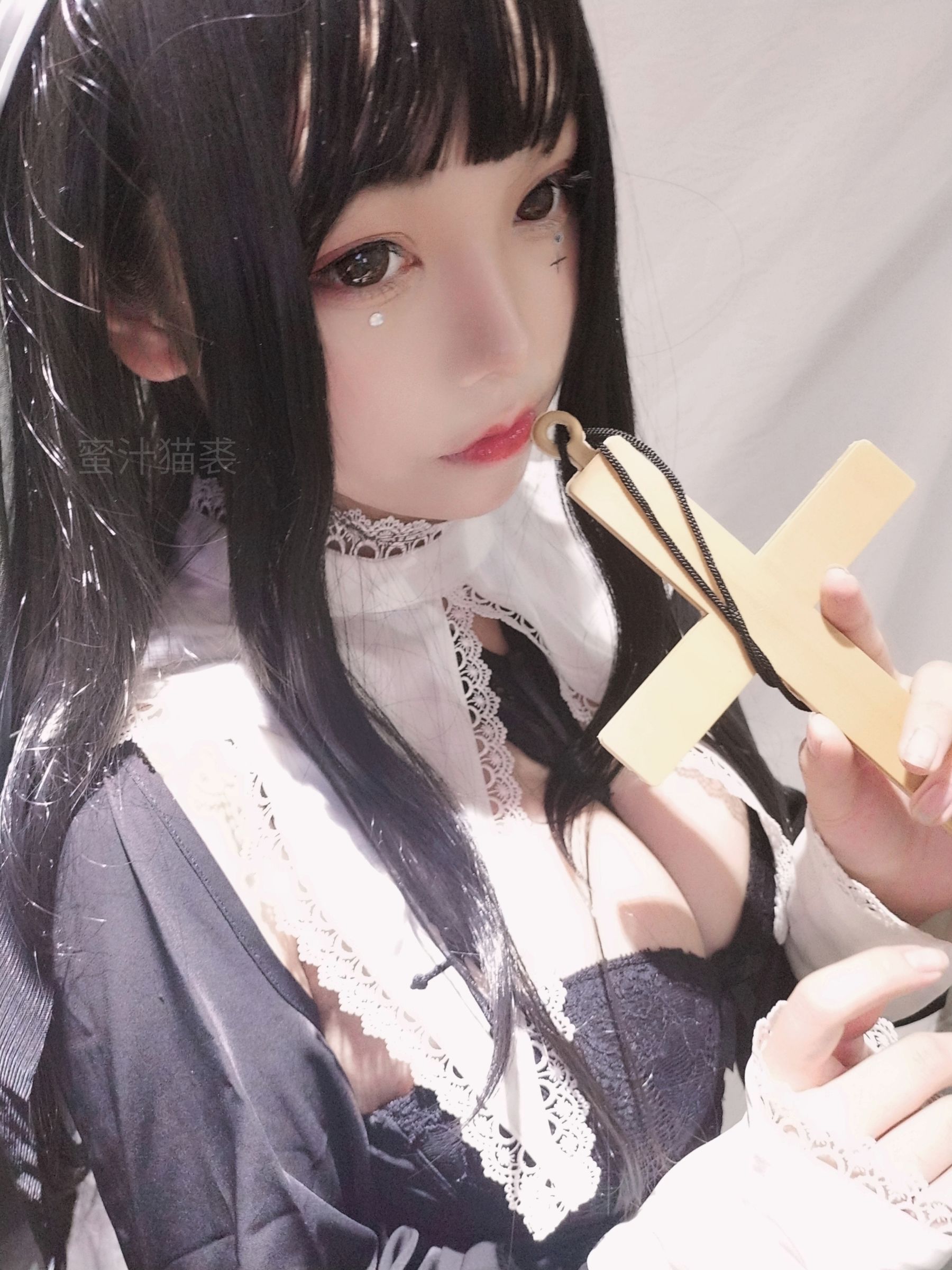 蜜汁猫裘 – 修女 cosplay 高清写真 圣洁修女装扮 二次元角色扮演插图 蜜汁猫裘 – 修女 cosplay 高清写真 圣洁修女装扮 二次元角色扮演插图