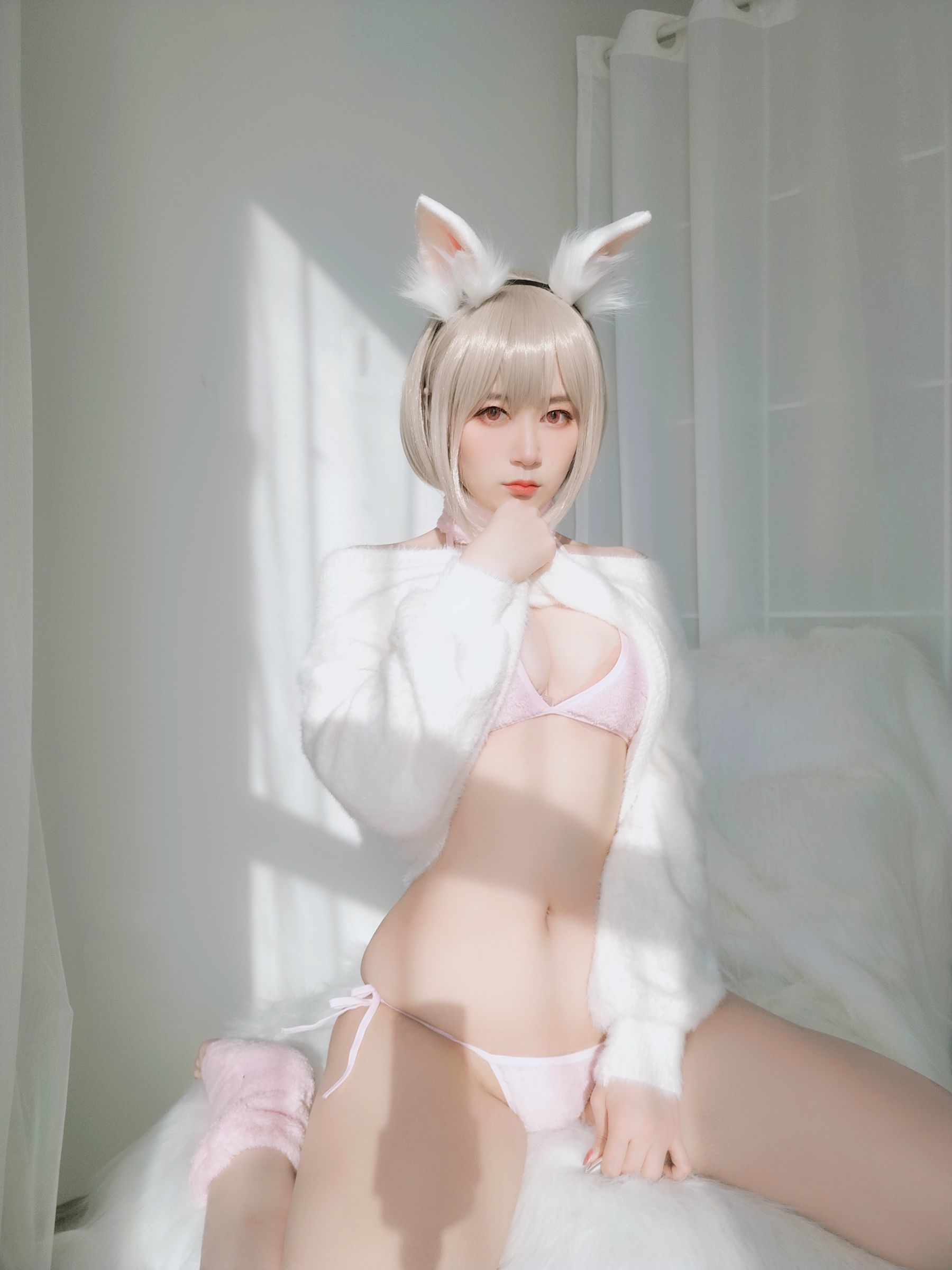 Coser小姐姐白银 – 小白兔 cosplay 写真 可爱萌系 动漫角色扮演插图