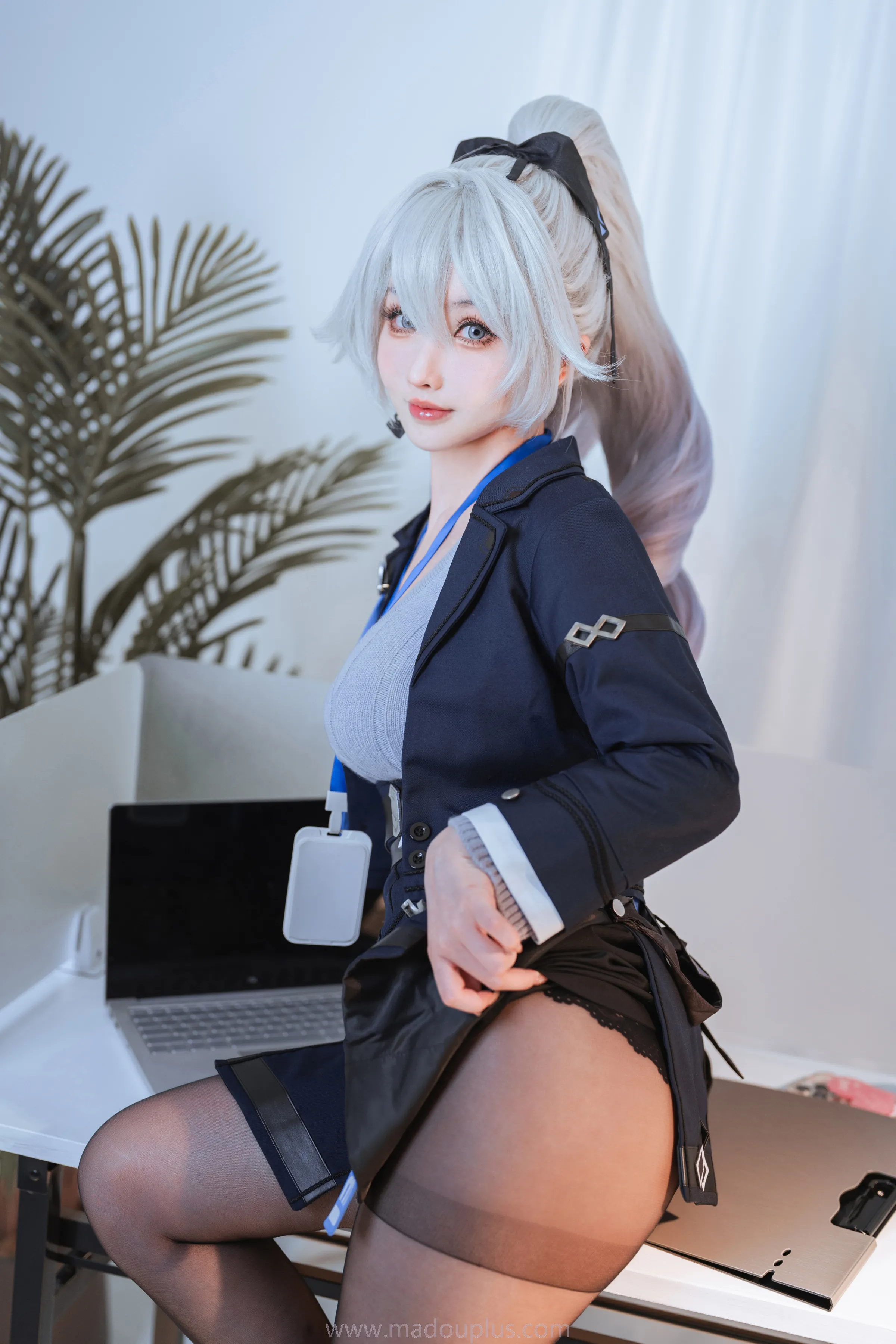 rioko凉凉子 布洛妮娅OL 大鸭鸭 高清Cosplay写真 崩坏3角色扮演插图