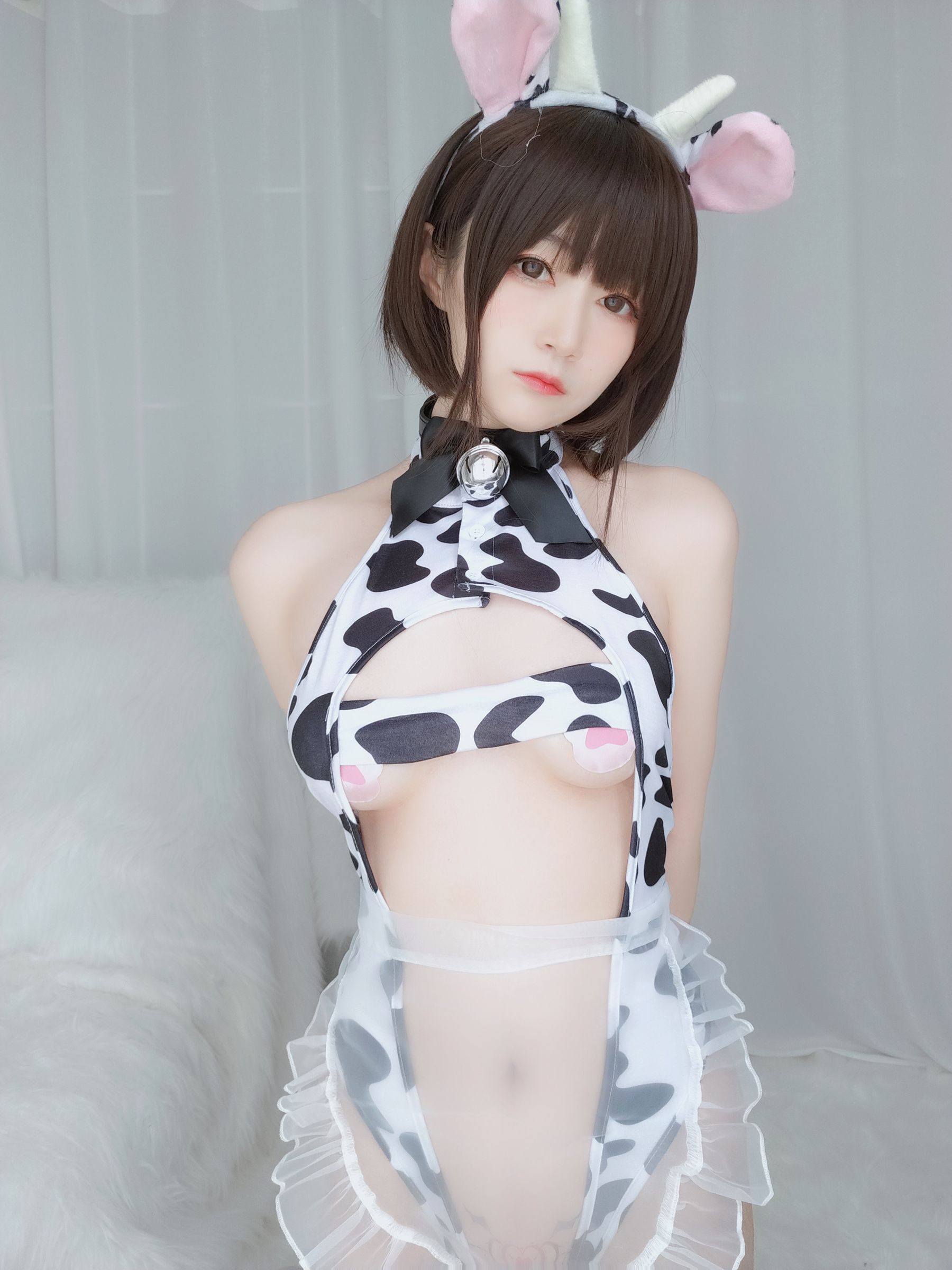 Coser白银 – 可爱奶牛cosplay写真集插图 Coser白银 – 可爱奶牛cosplay写真集插图