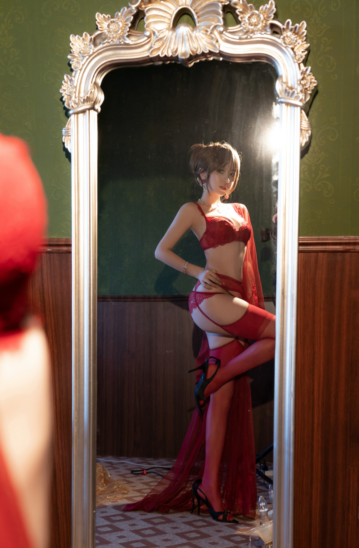 过期米线线喵 温柔小妈cosplay写真 甜美后妈角色扮演插图