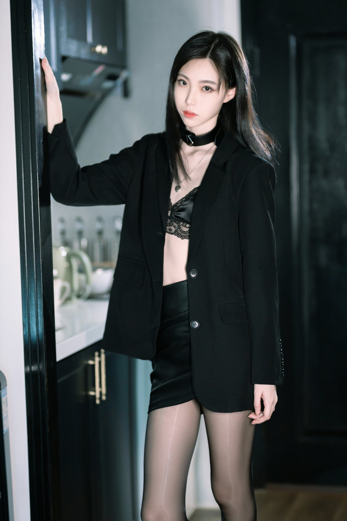 许岚 – 黑丝西装Cosplay 制服诱惑 职场御姐写真插图